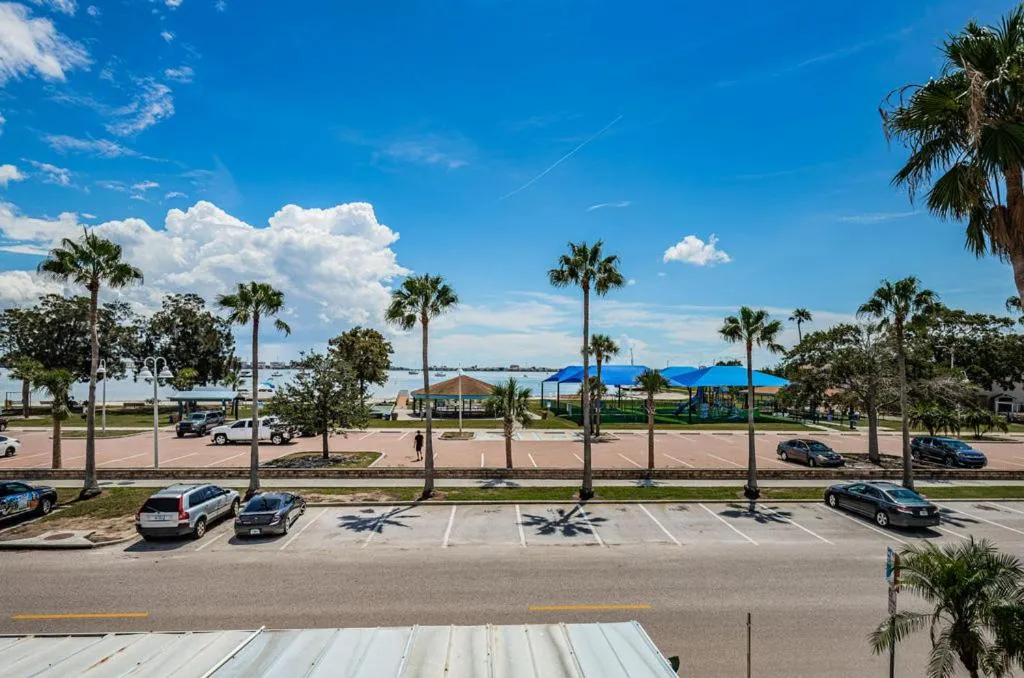 Sea Breeze Manor Inn