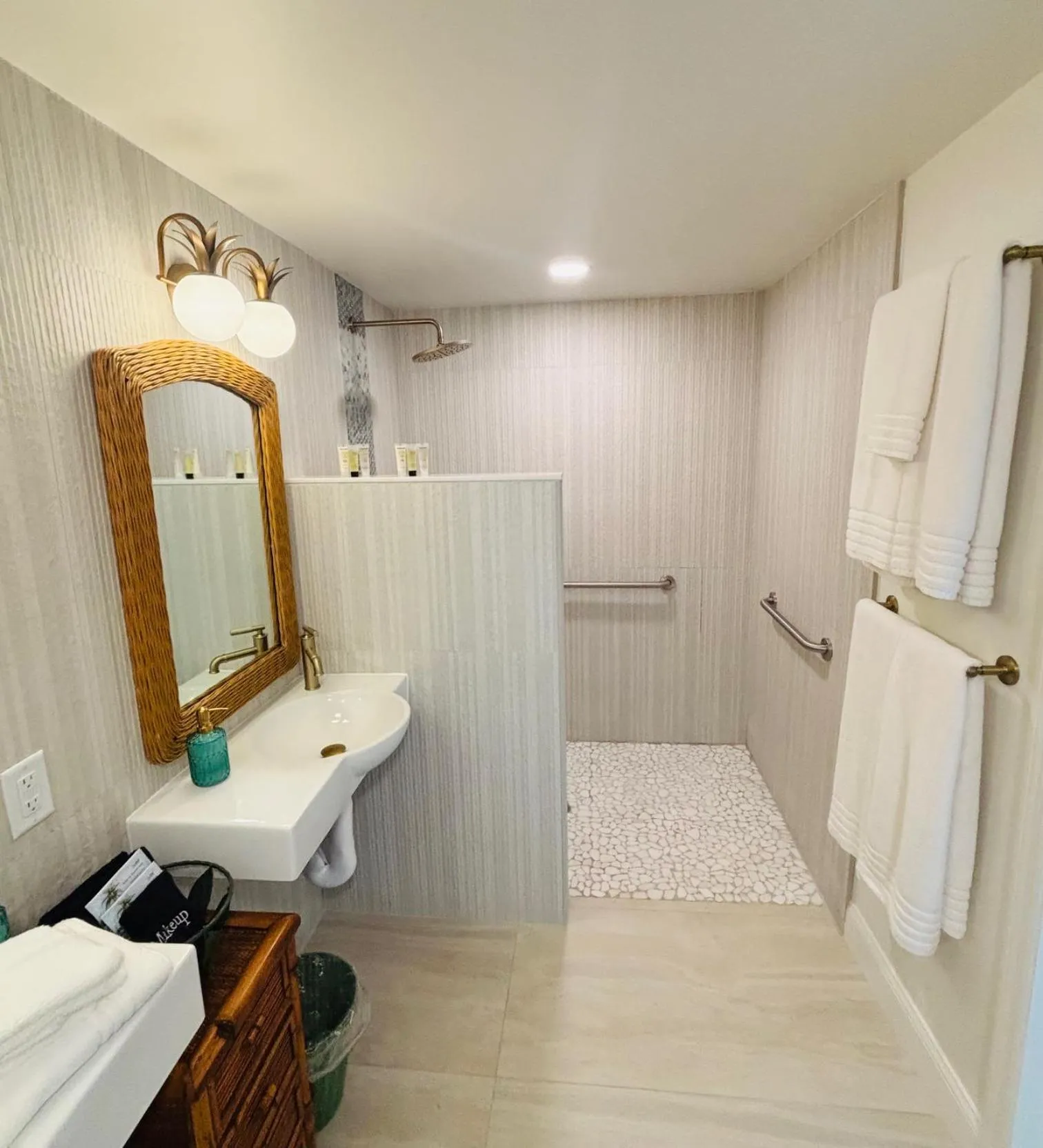 Shower in Sea Breeze Manor Inn