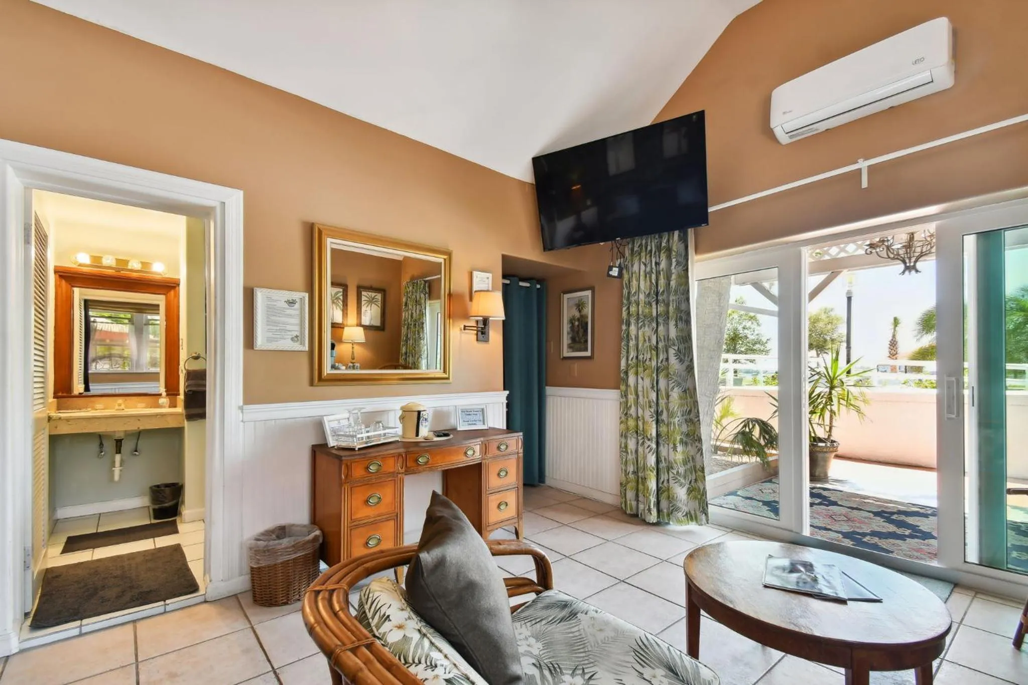 Sea Breeze Manor Inn