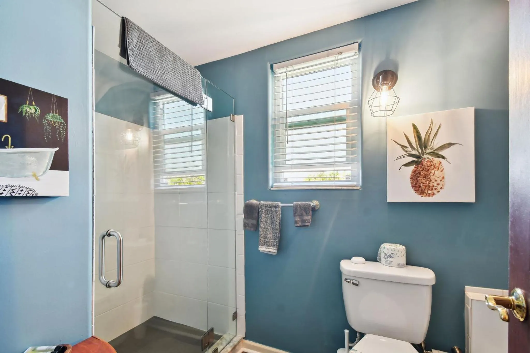 Sea Breeze Manor Inn