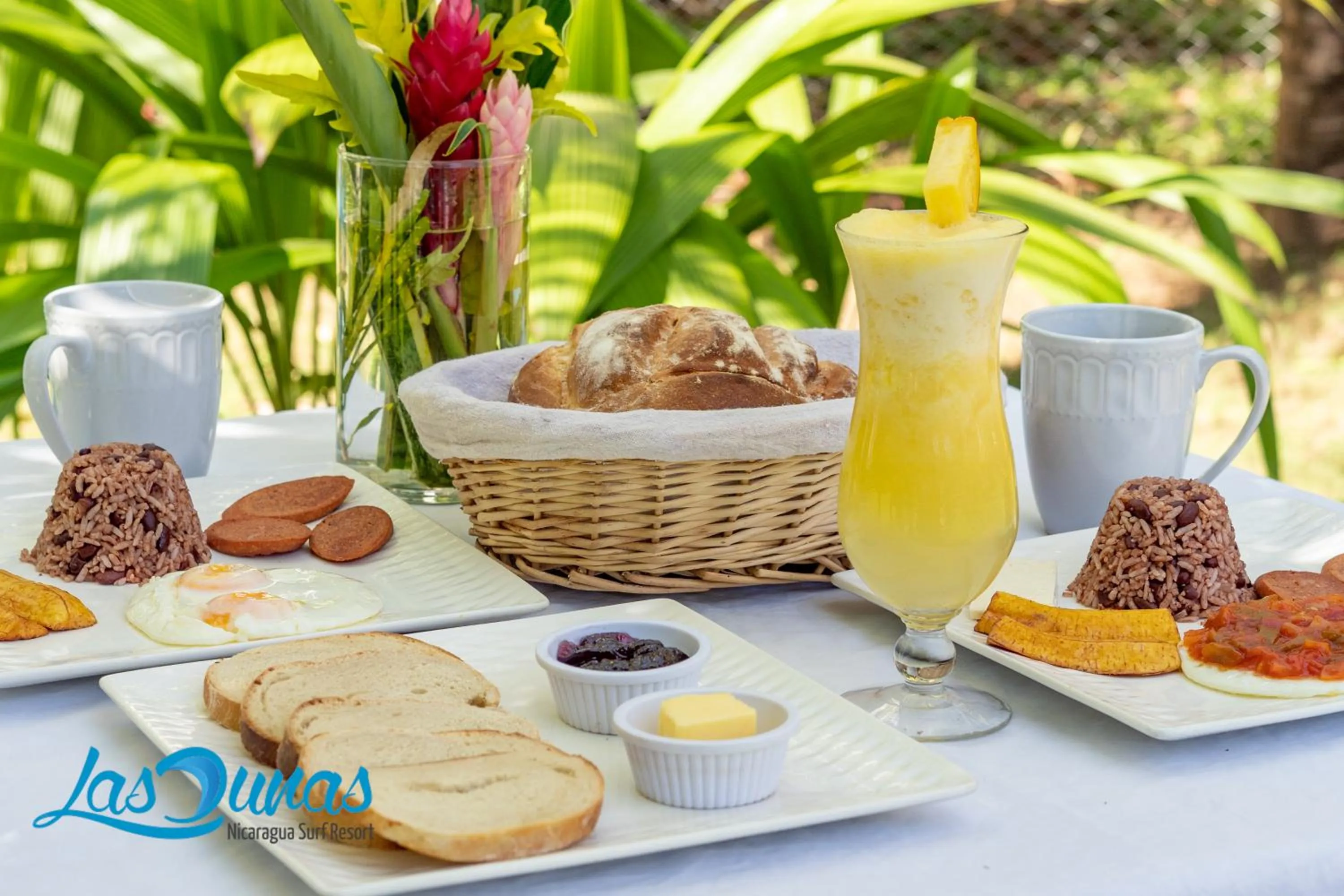 Breakfast in Las Dunas Surf Resort