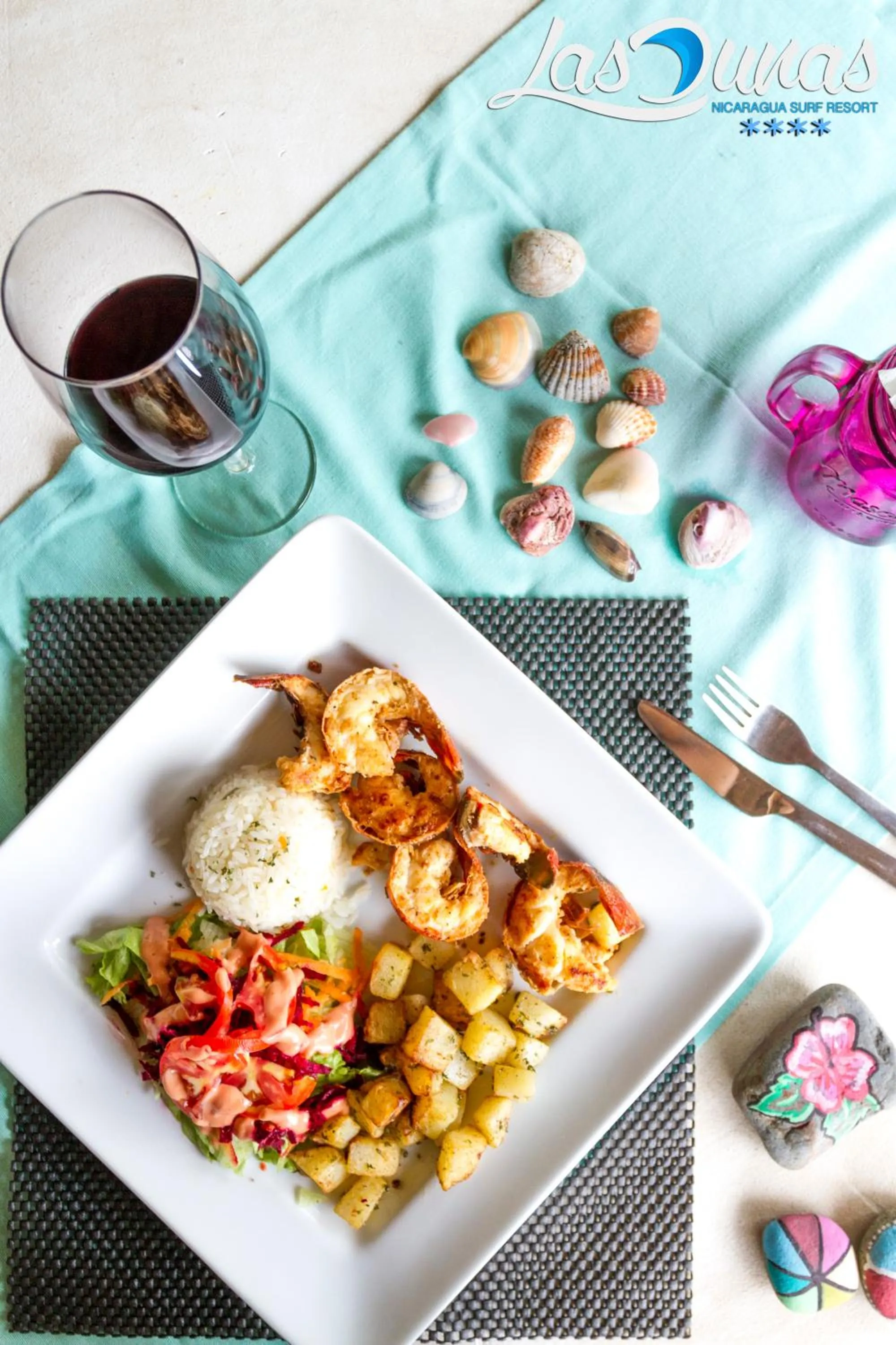 Food and drinks in Las Dunas Surf Resort