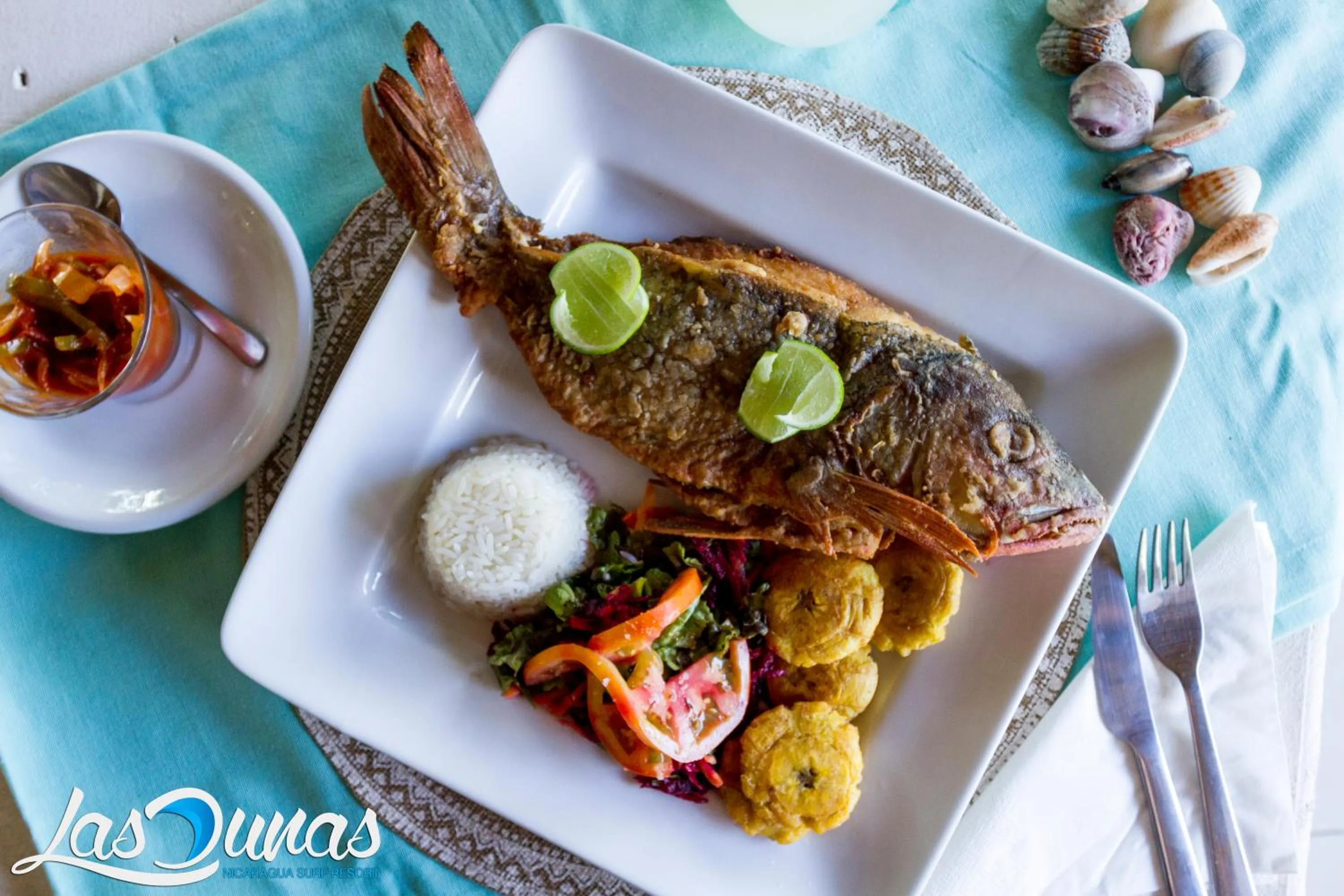 Food and drinks in Las Dunas Surf Resort