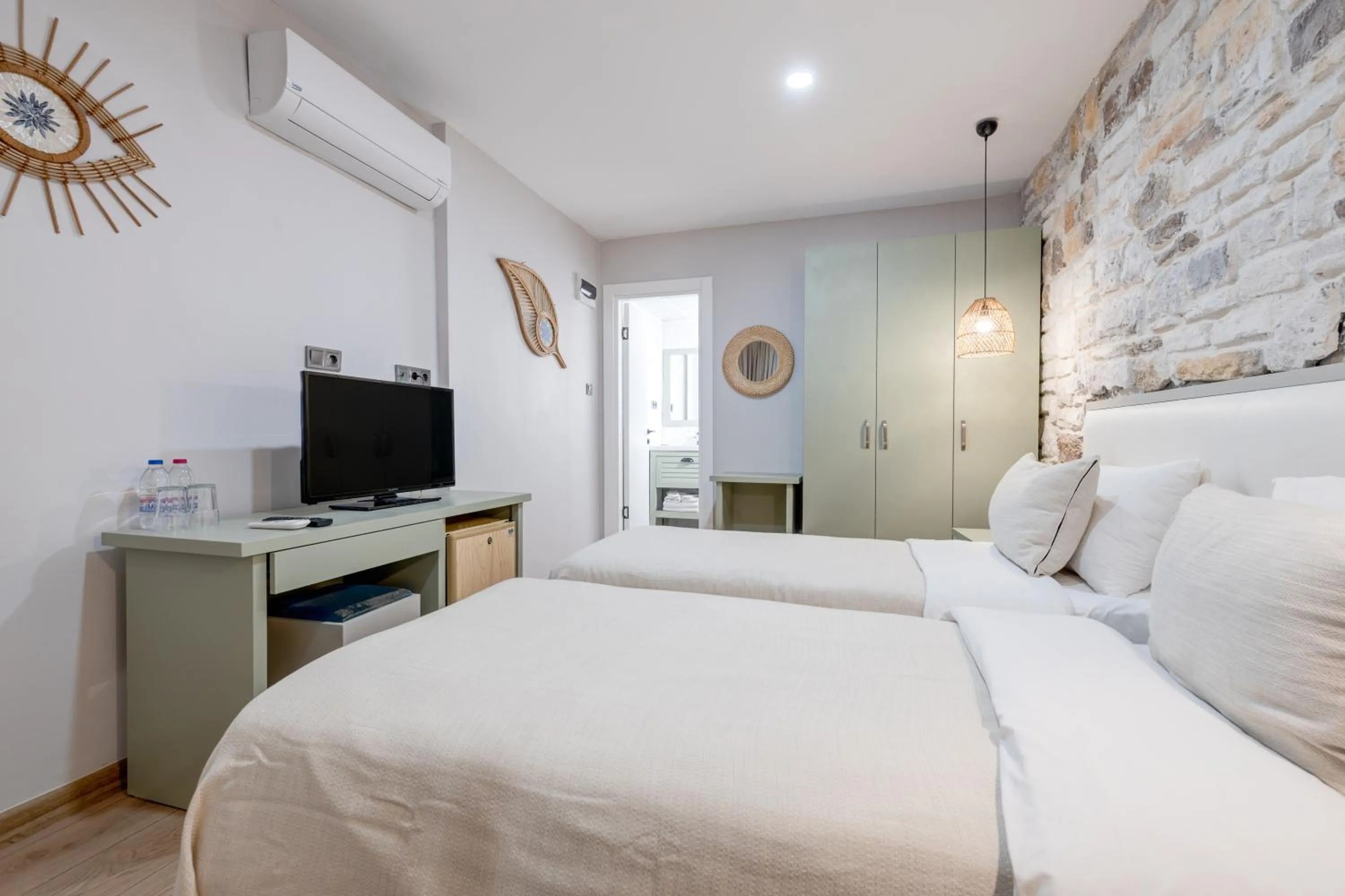 Bed in Hanedan Otel Foca Izmir