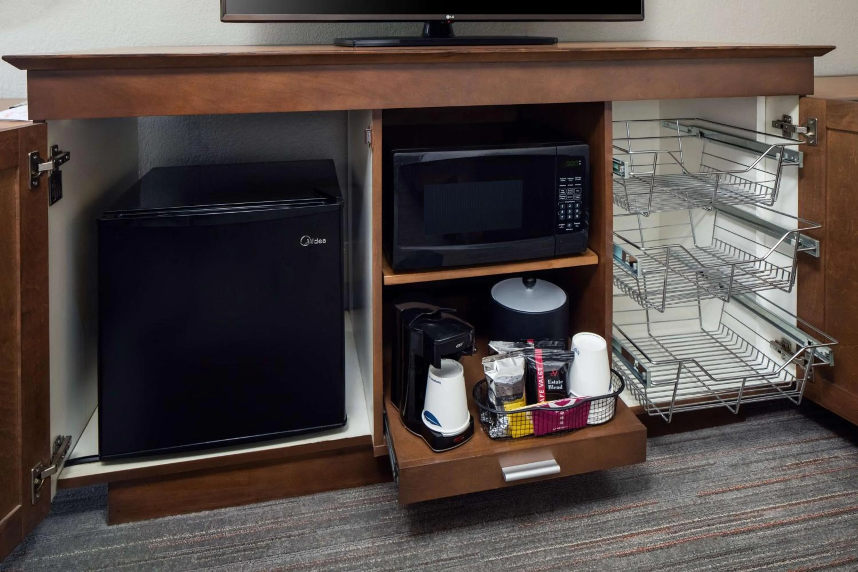 Bedroom in Hampton Inn Atlanta-Northlake