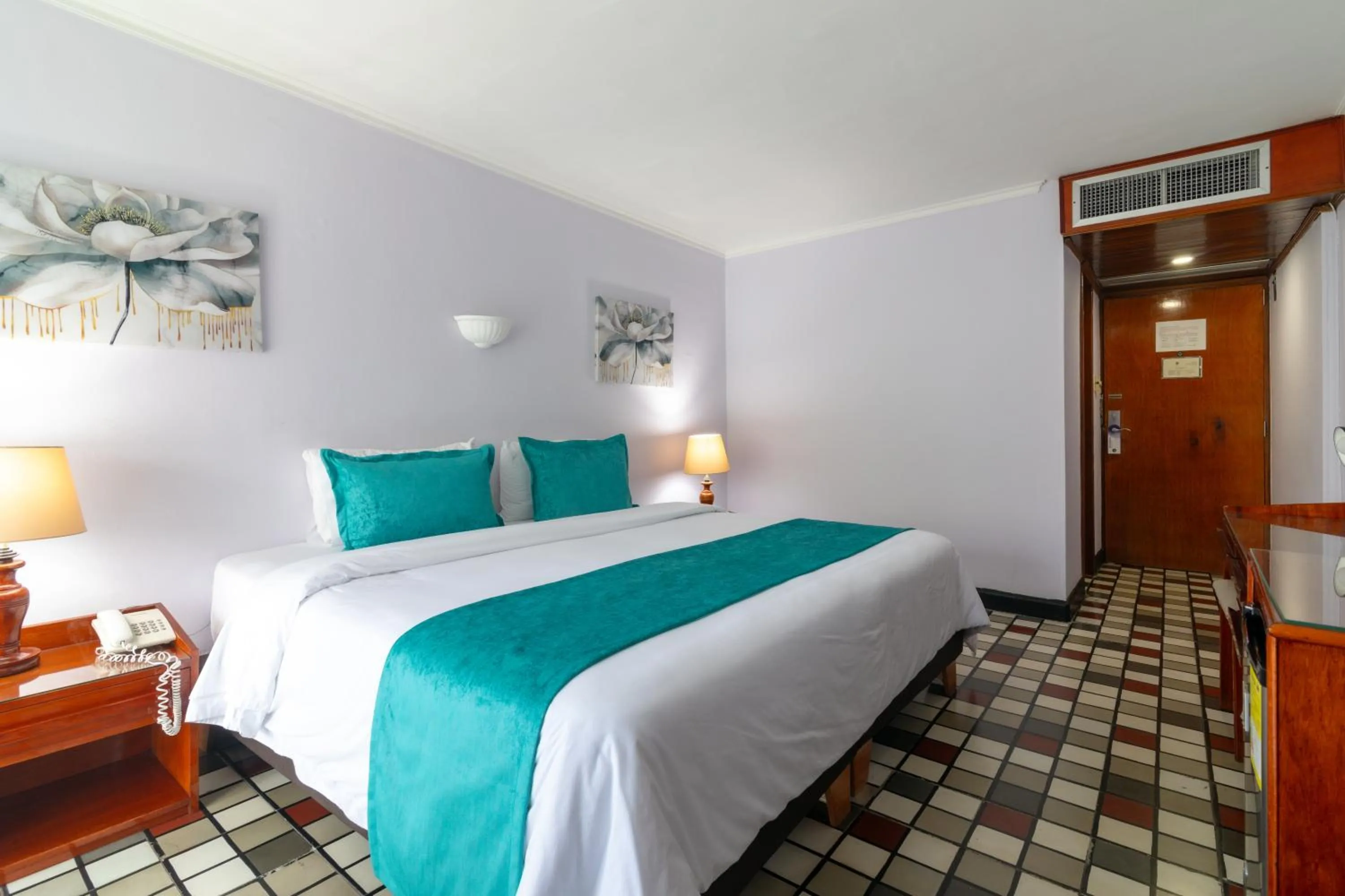 Photo of the whole room, Bed in Hotel Bahia Cartagena