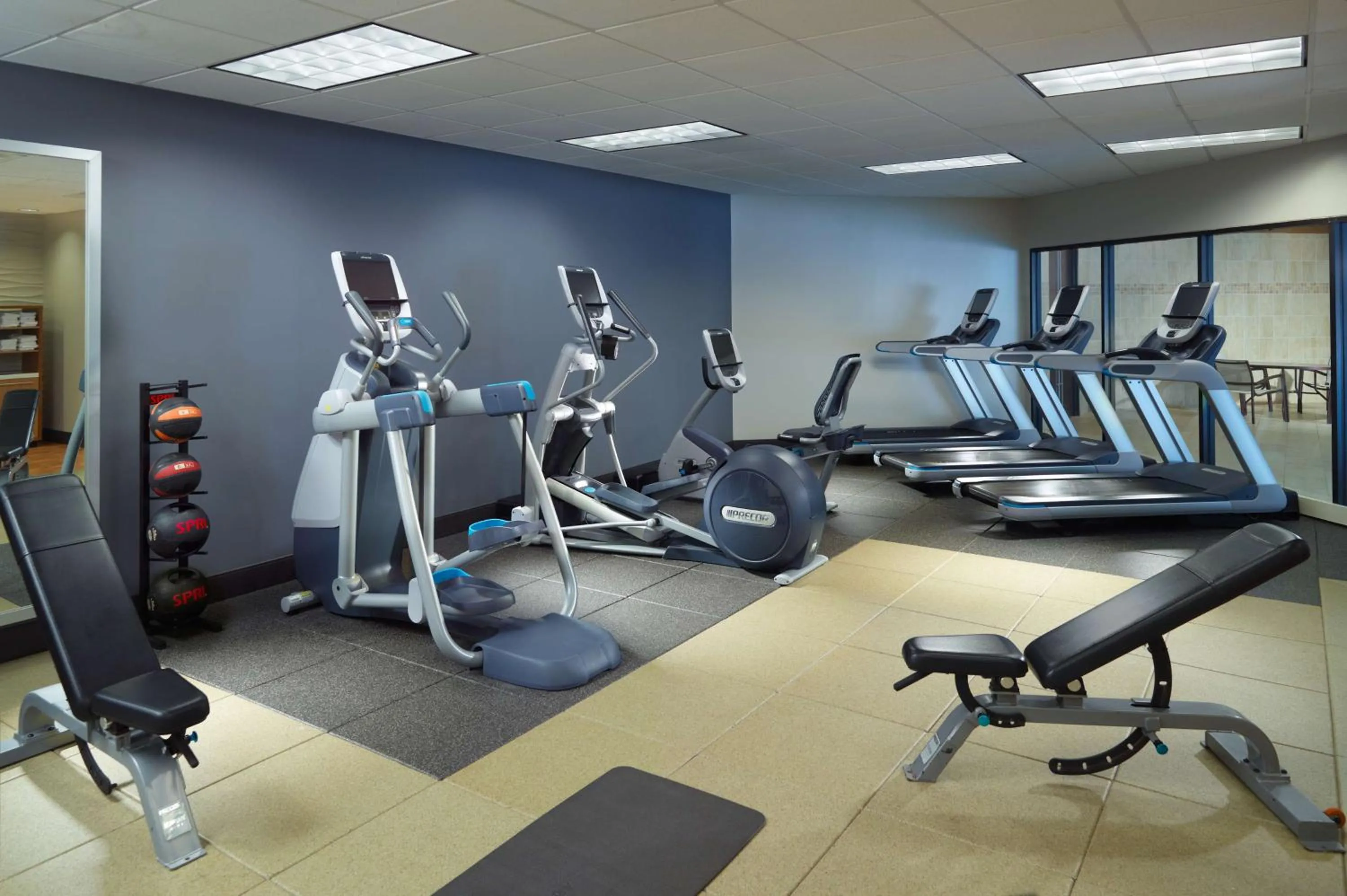 Fitness centre/facilities in Hilton Atlanta Northeast