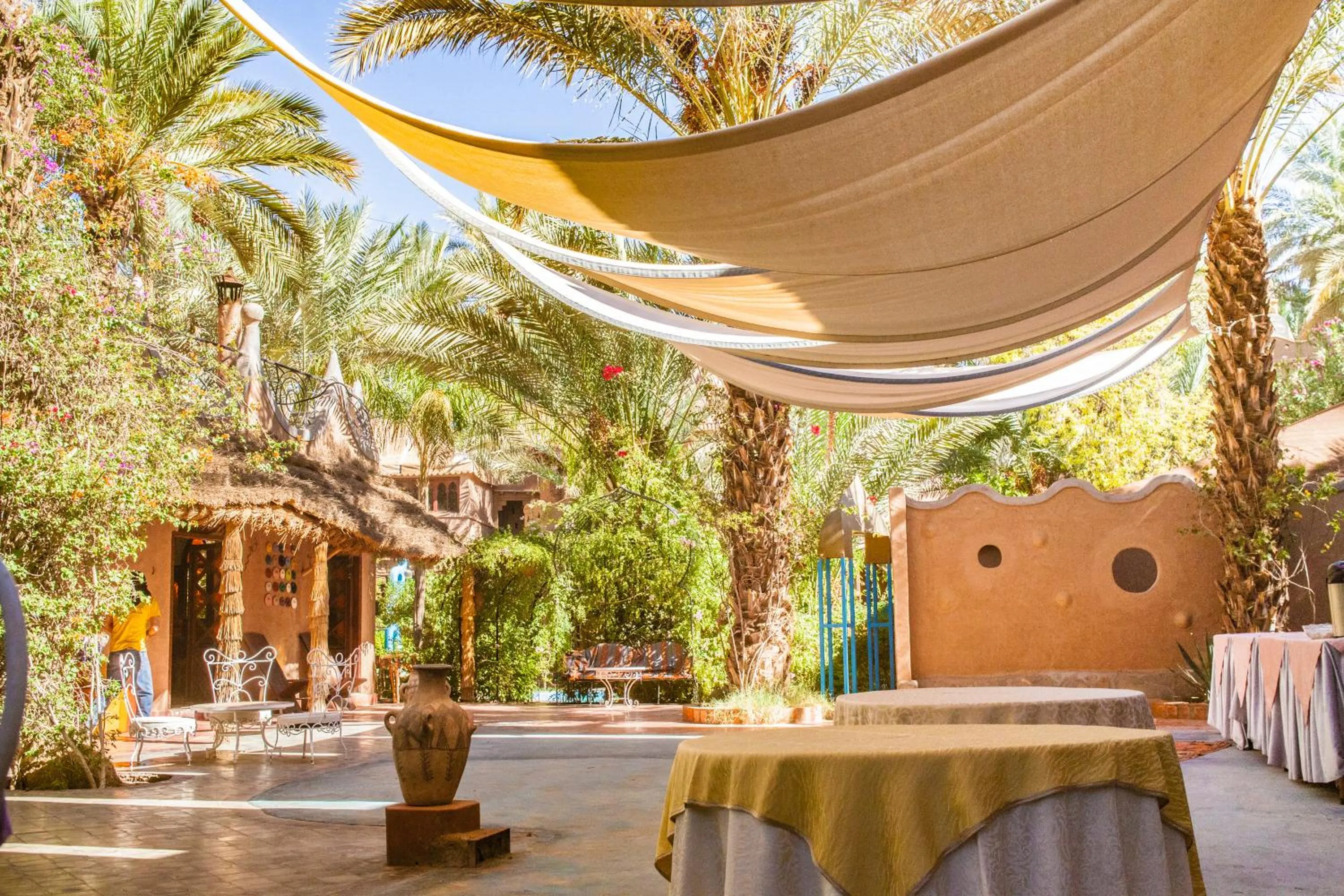 Restaurant/places to eat in Riad Lamane