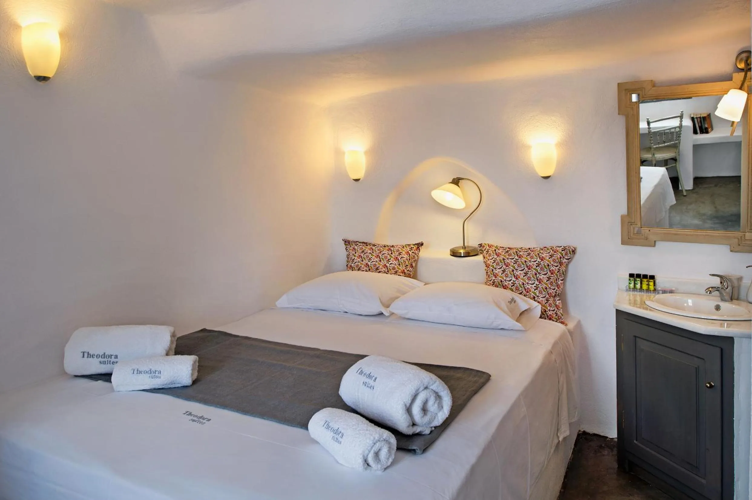 Bedroom, Bed in Theodora Suites