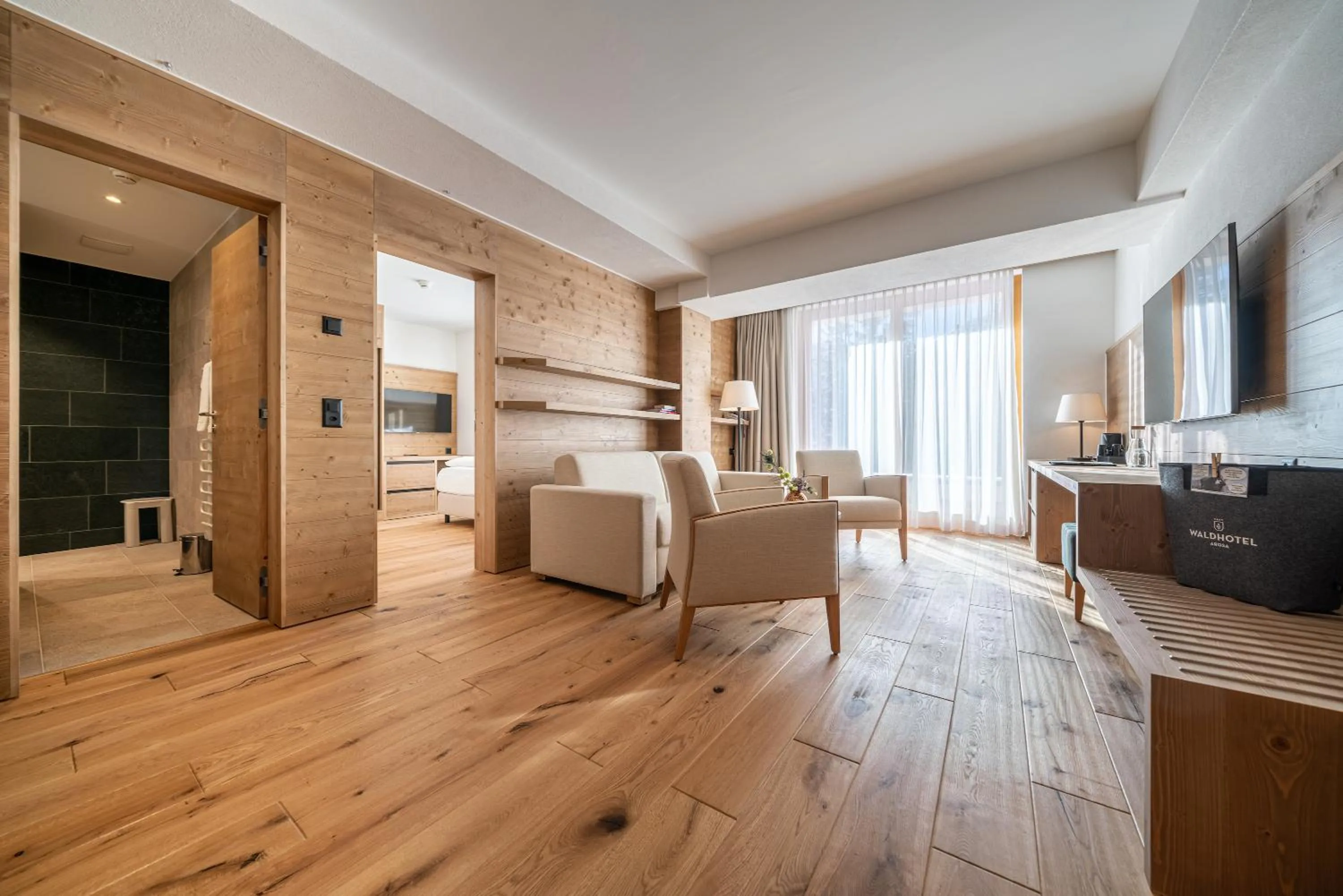 Photo of the whole room in Waldhotel Arosa