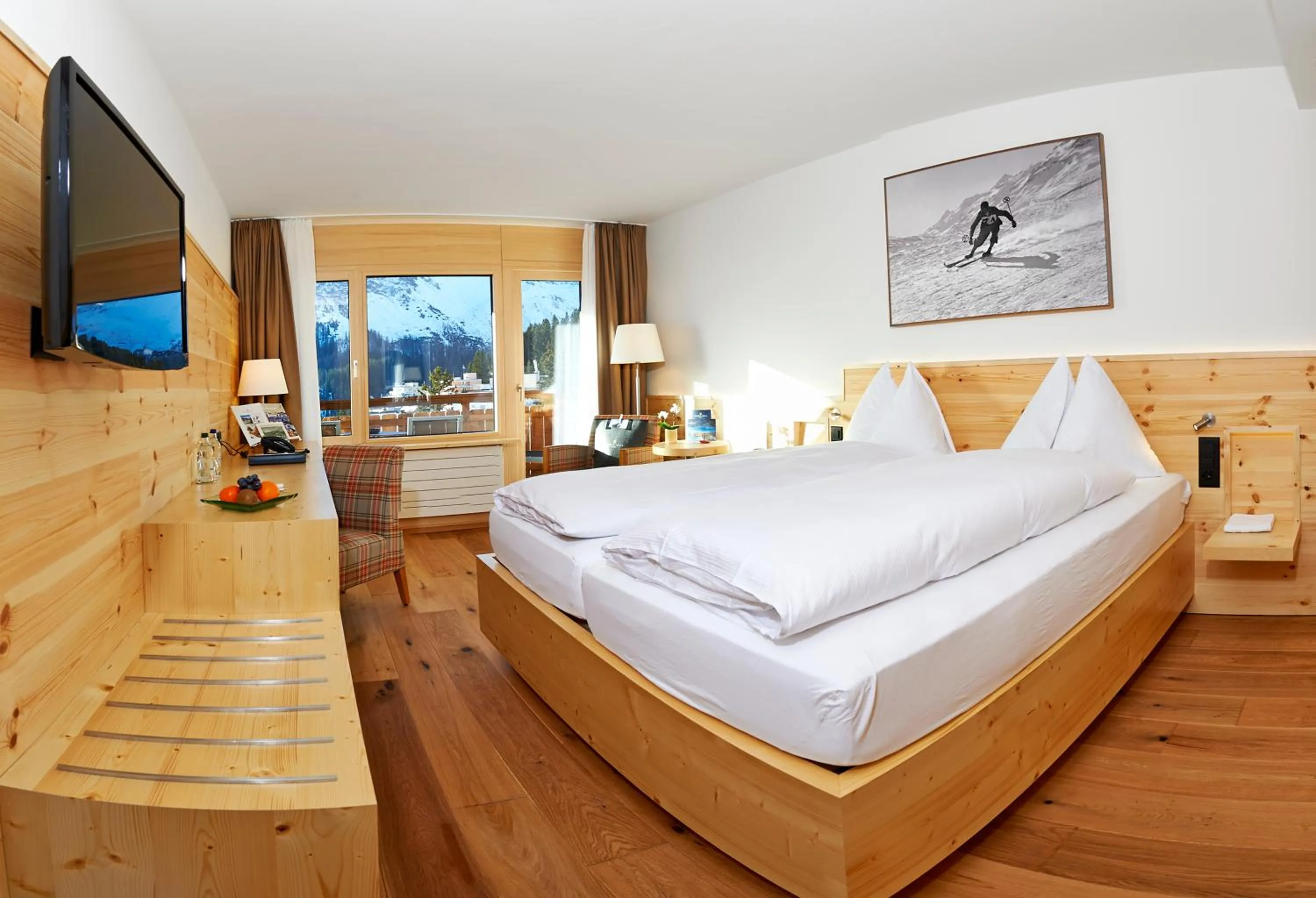 Photo of the whole room, Bed in Waldhotel Arosa