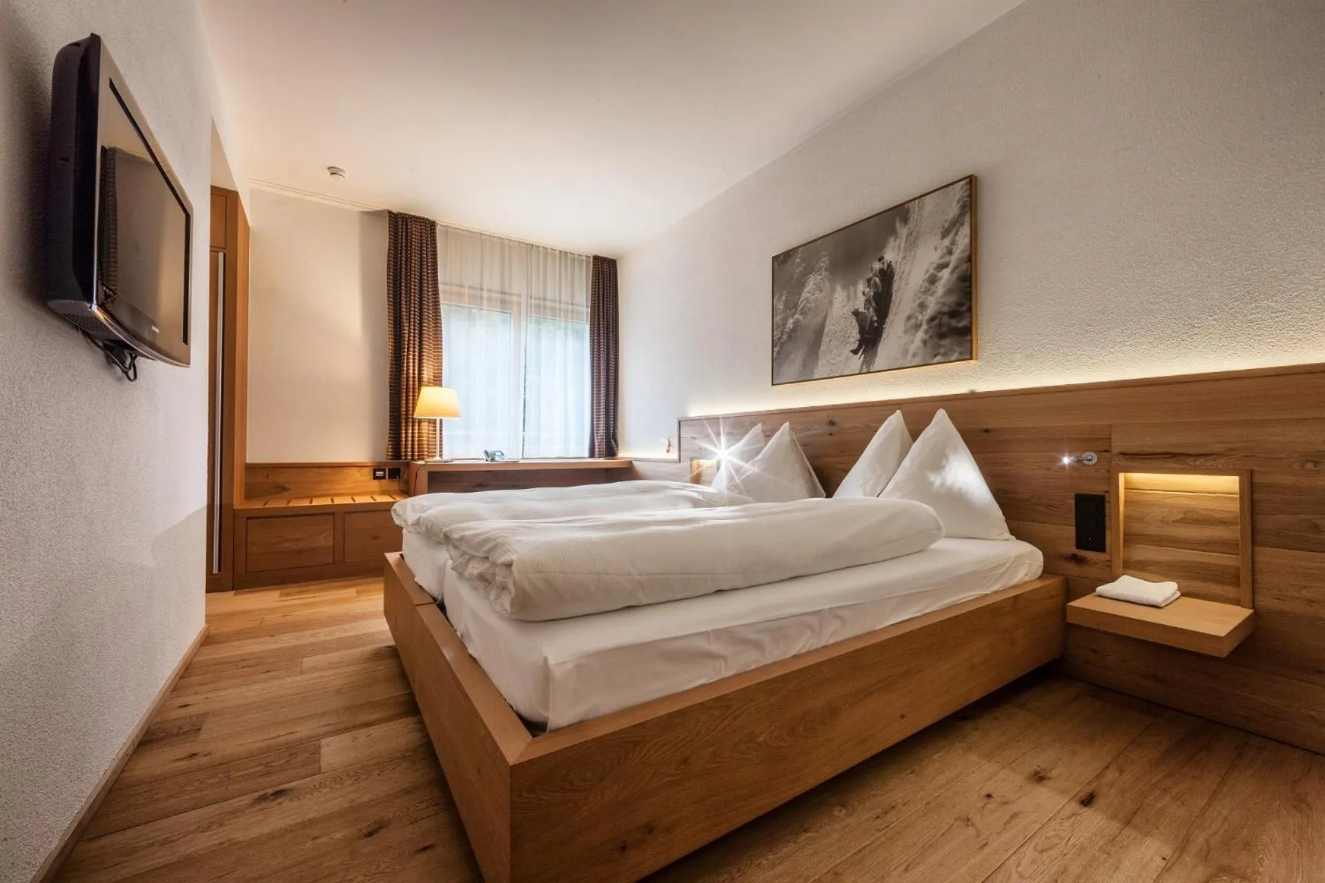 Bedroom, Bed in Waldhotel Arosa