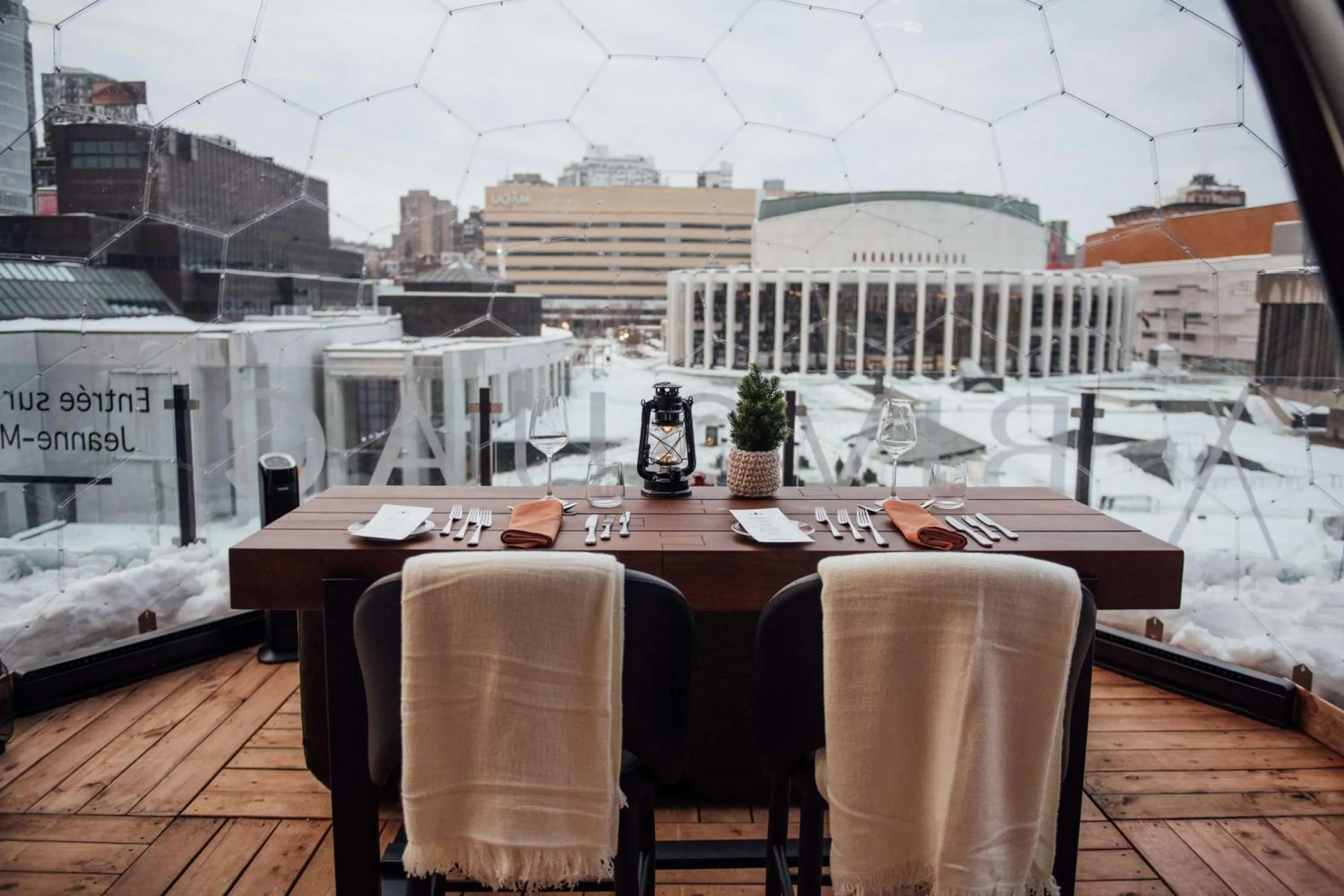 Restaurant/places to eat in DoubleTree By Hilton Montreal