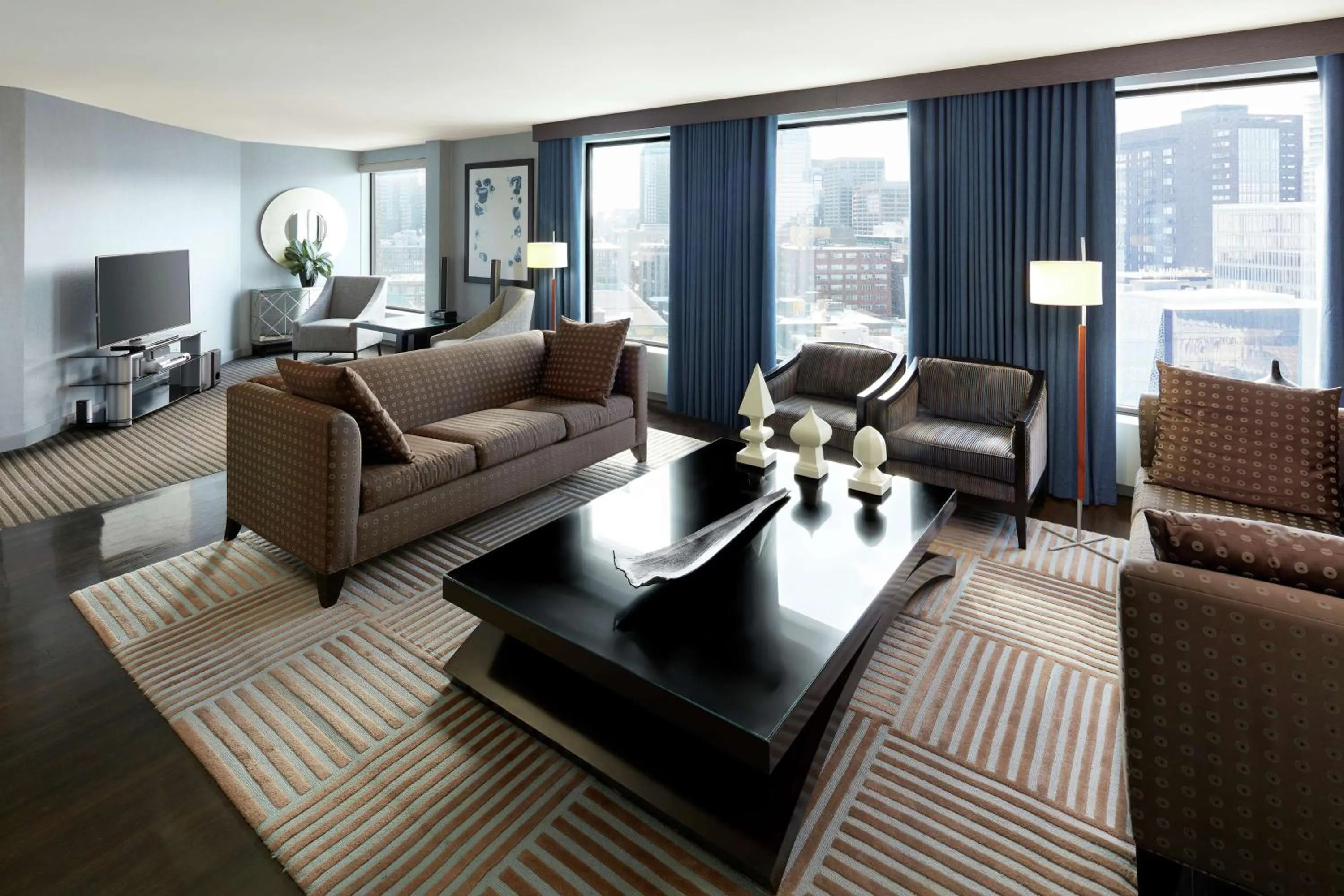 Living room in DoubleTree By Hilton Montreal