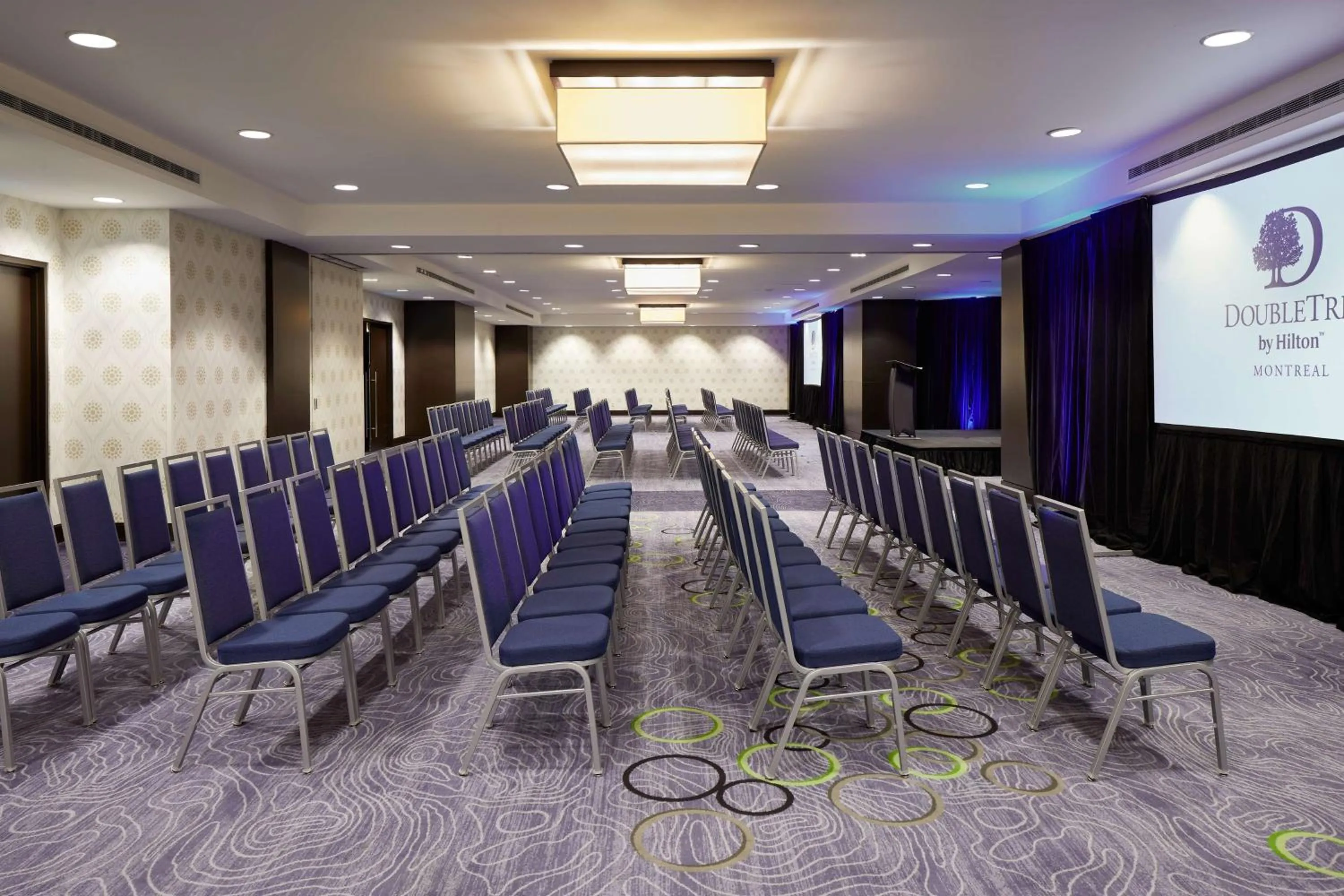 Meeting/conference room in DoubleTree By Hilton Montreal