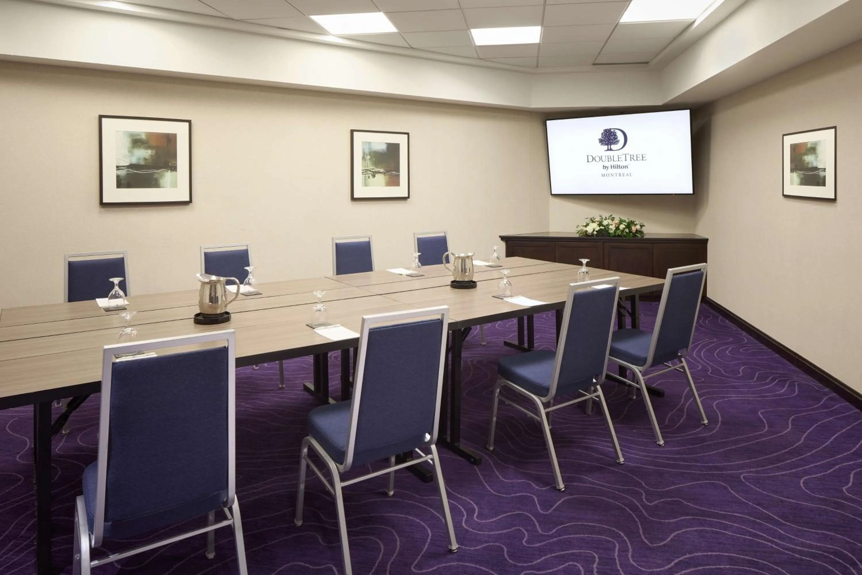 Meeting/conference room in DoubleTree By Hilton Montreal