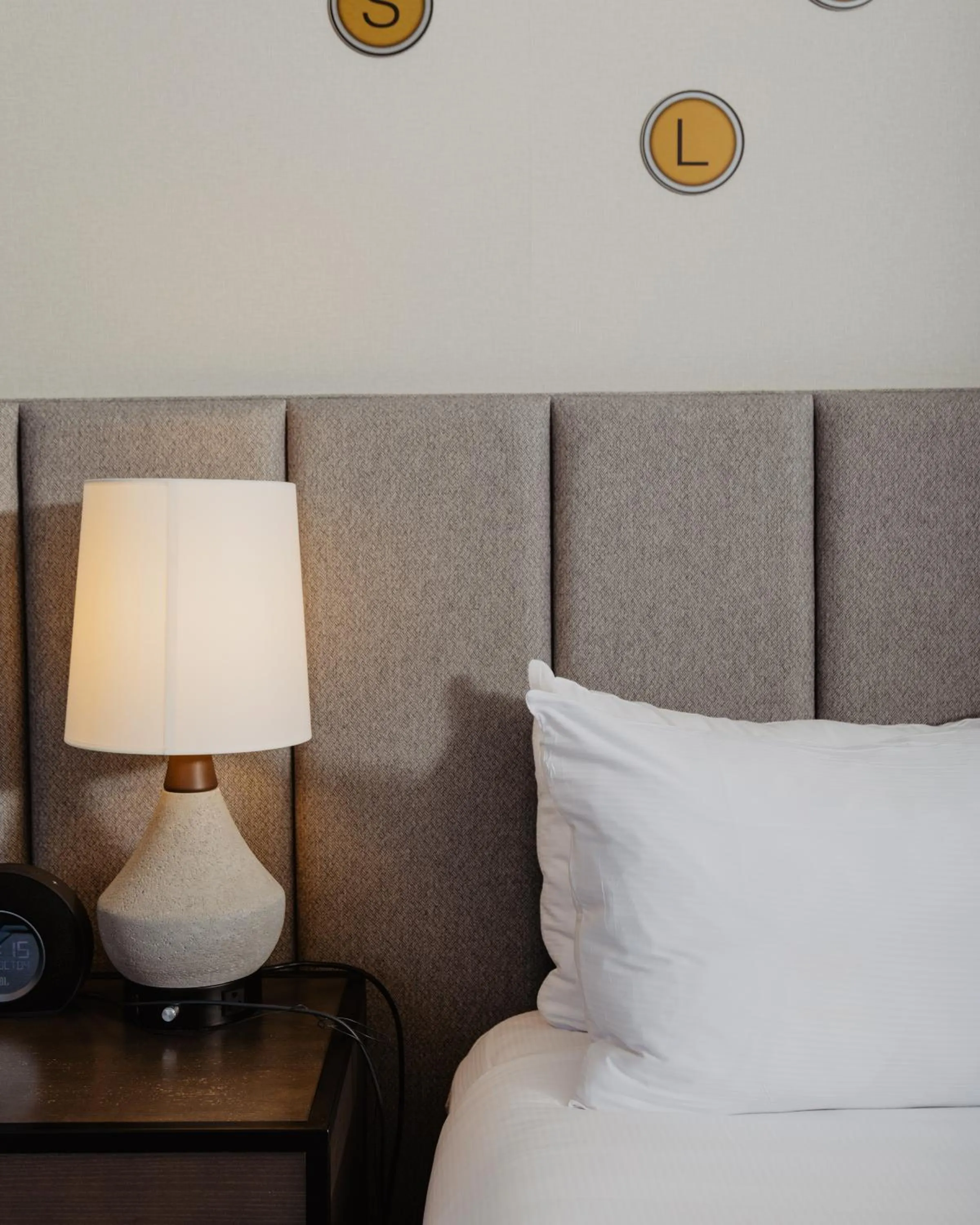 Bedroom, Bed in DoubleTree By Hilton Montreal