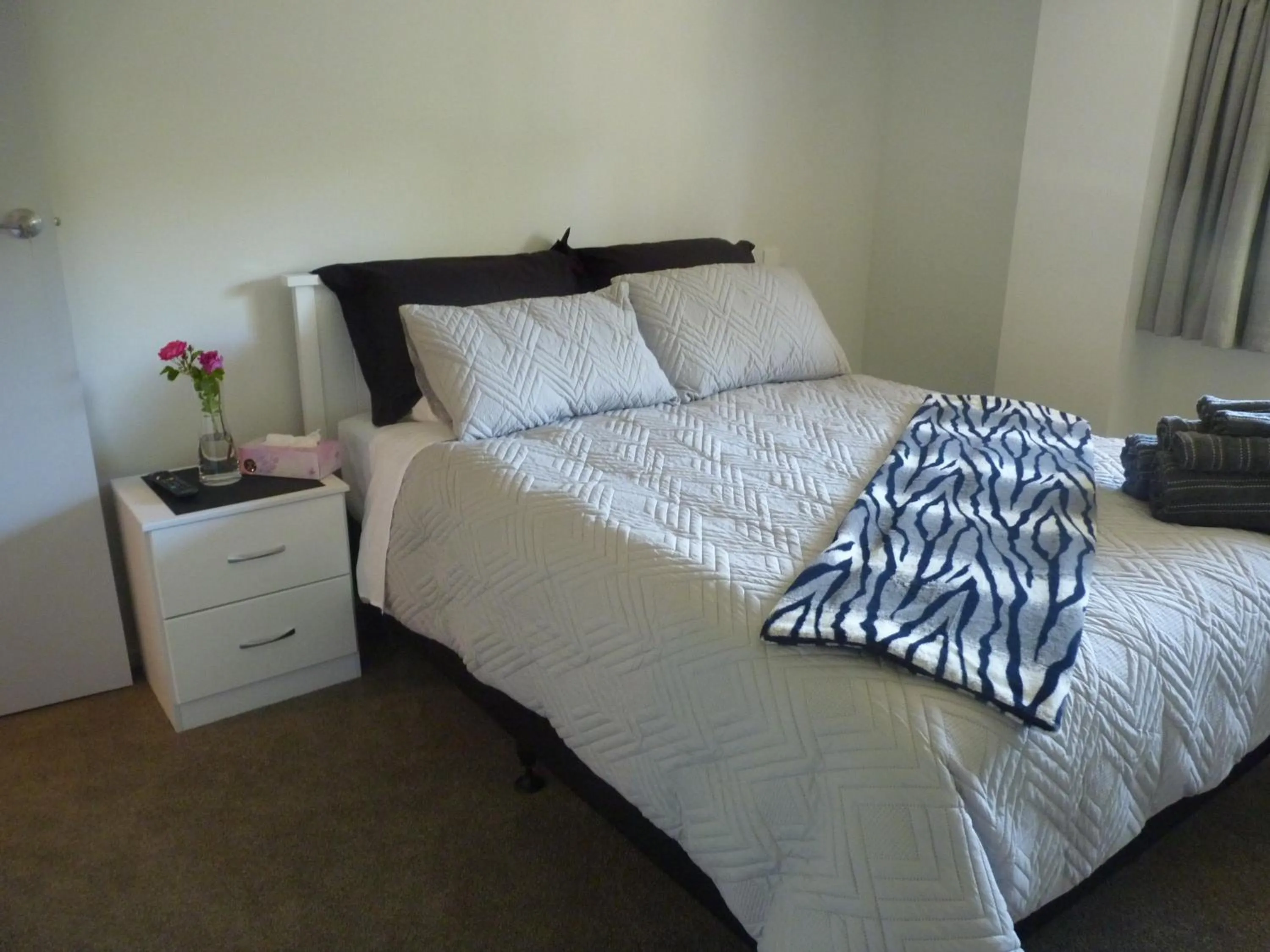 Queen Room with Private External Bathroom  in Abel Tasman Kaiteriteri B & B