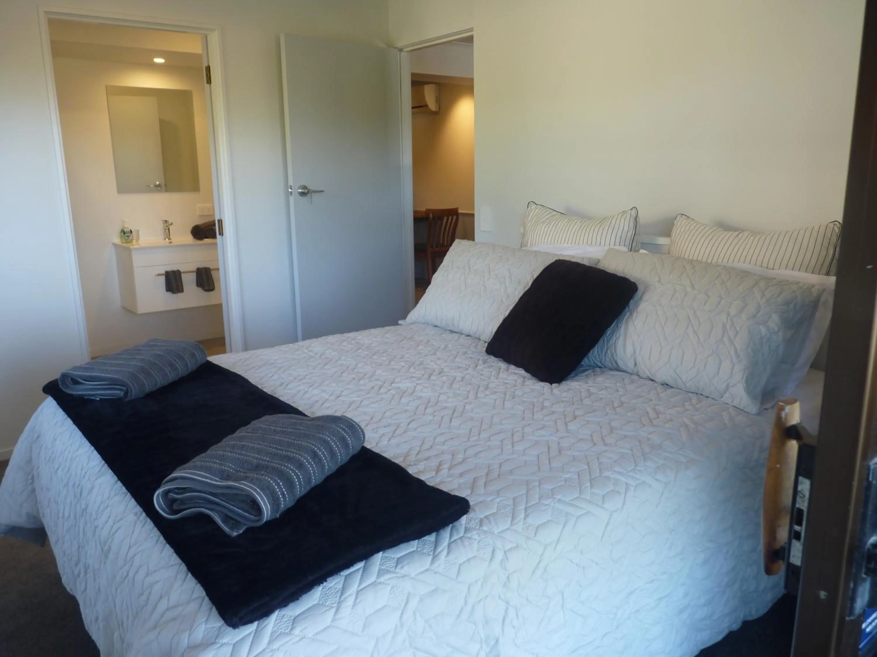 Superior Queen Room in Abel Tasman Kaiteriteri B & B