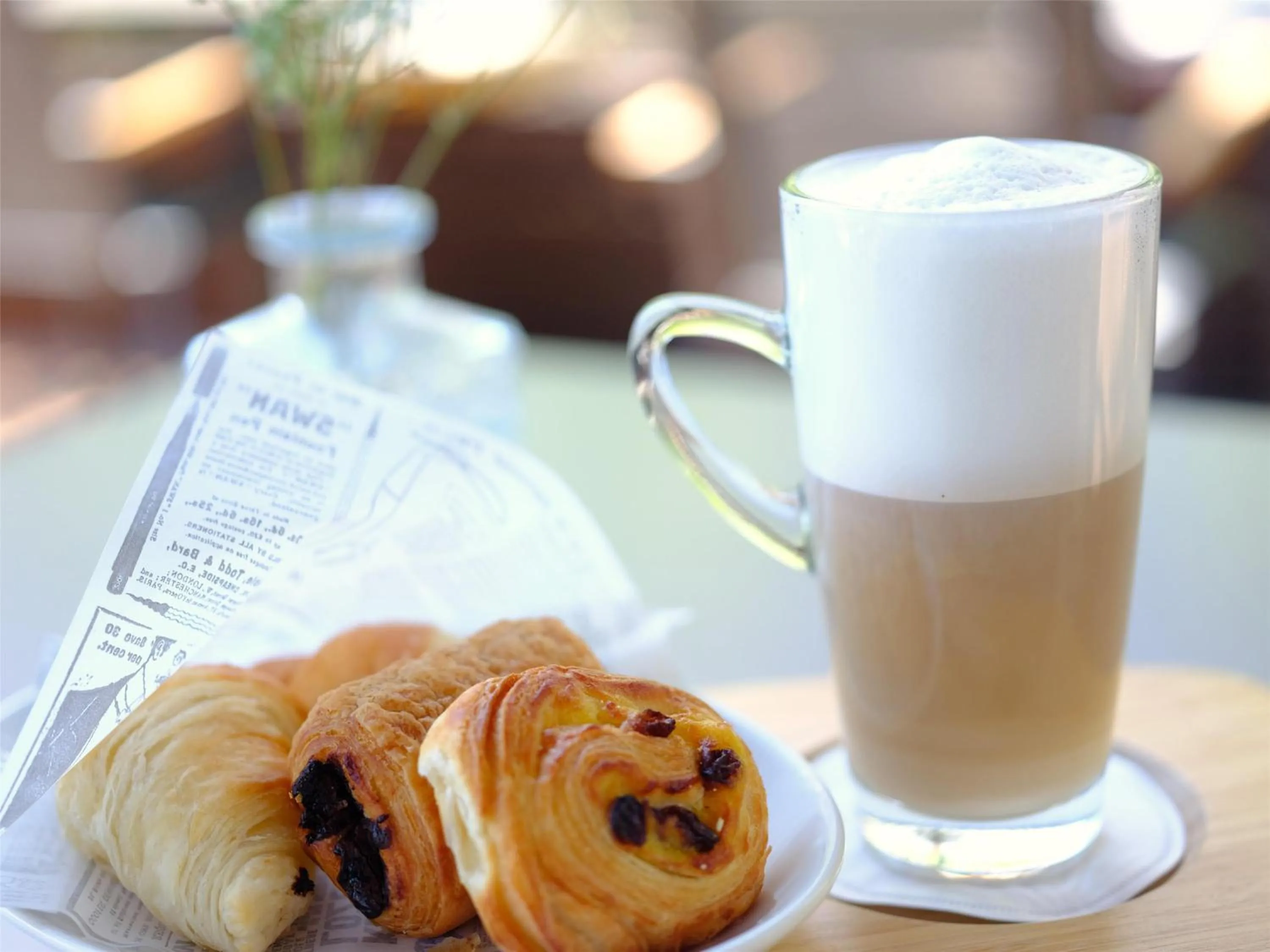 Lounge or bar in Park Inn by Radisson Luxembourg City