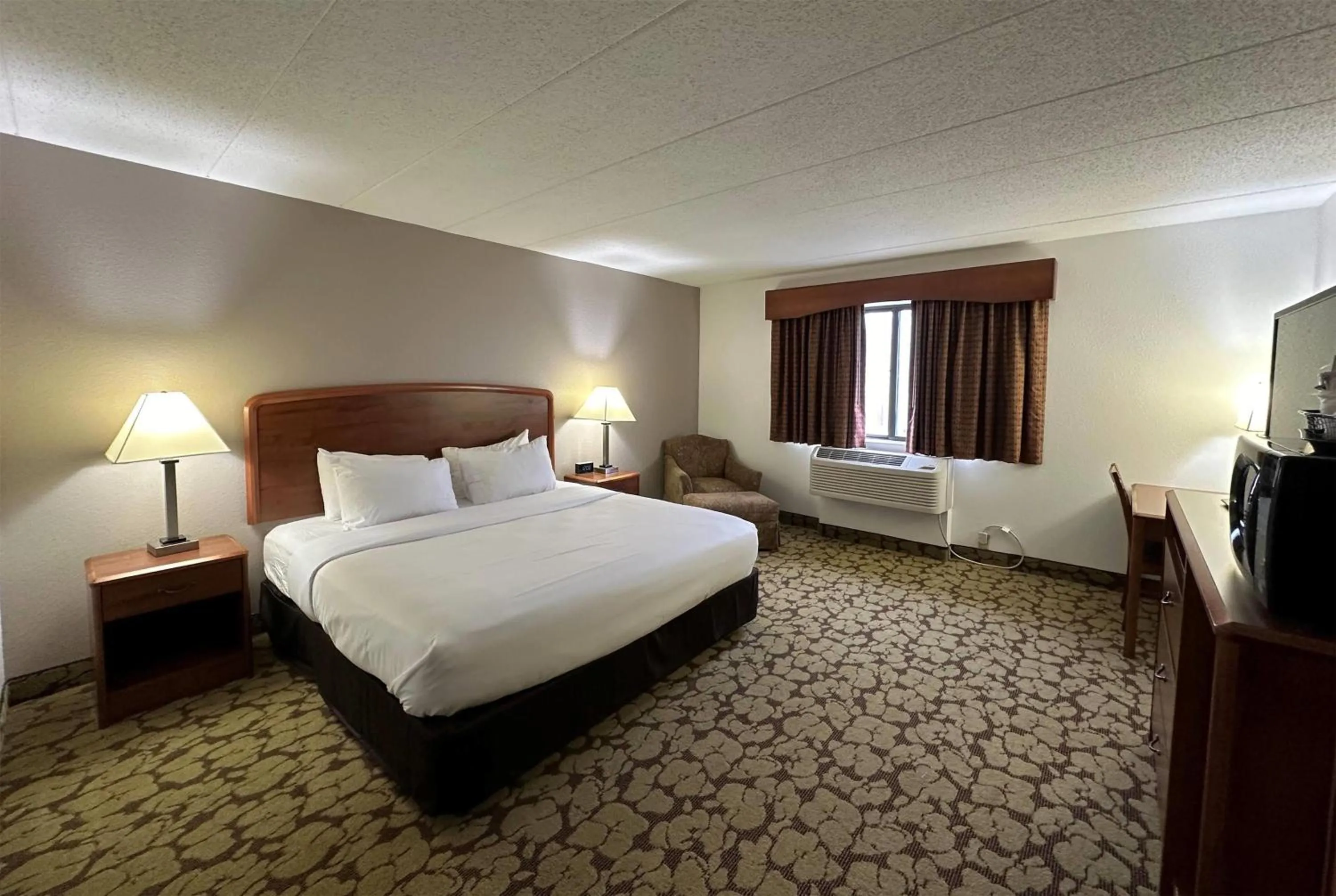 Photo of the whole room in AmericInn by Wyndham Appleton North Little Chute