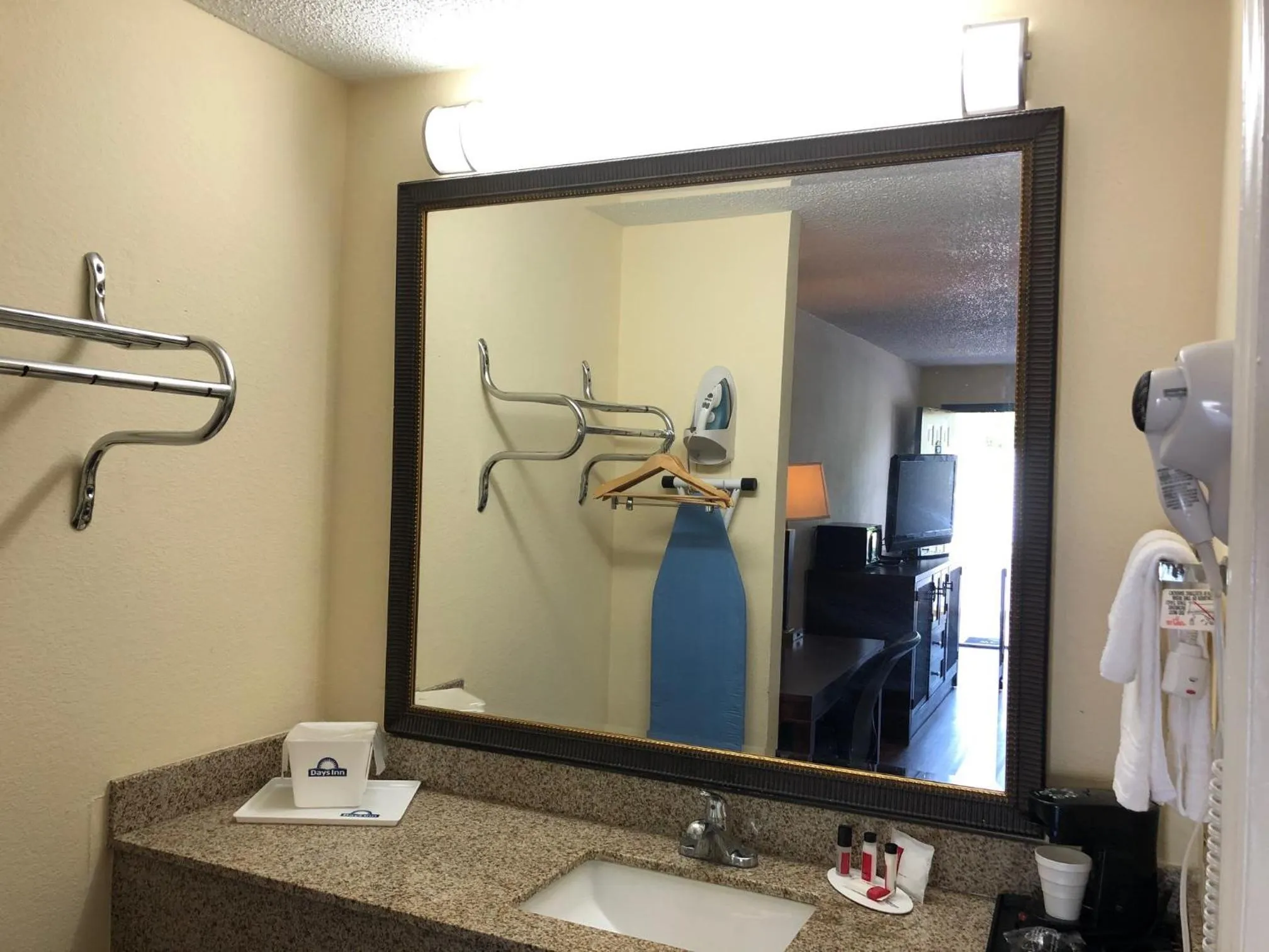 Days Inn by Wyndham King-Winston Salem Area