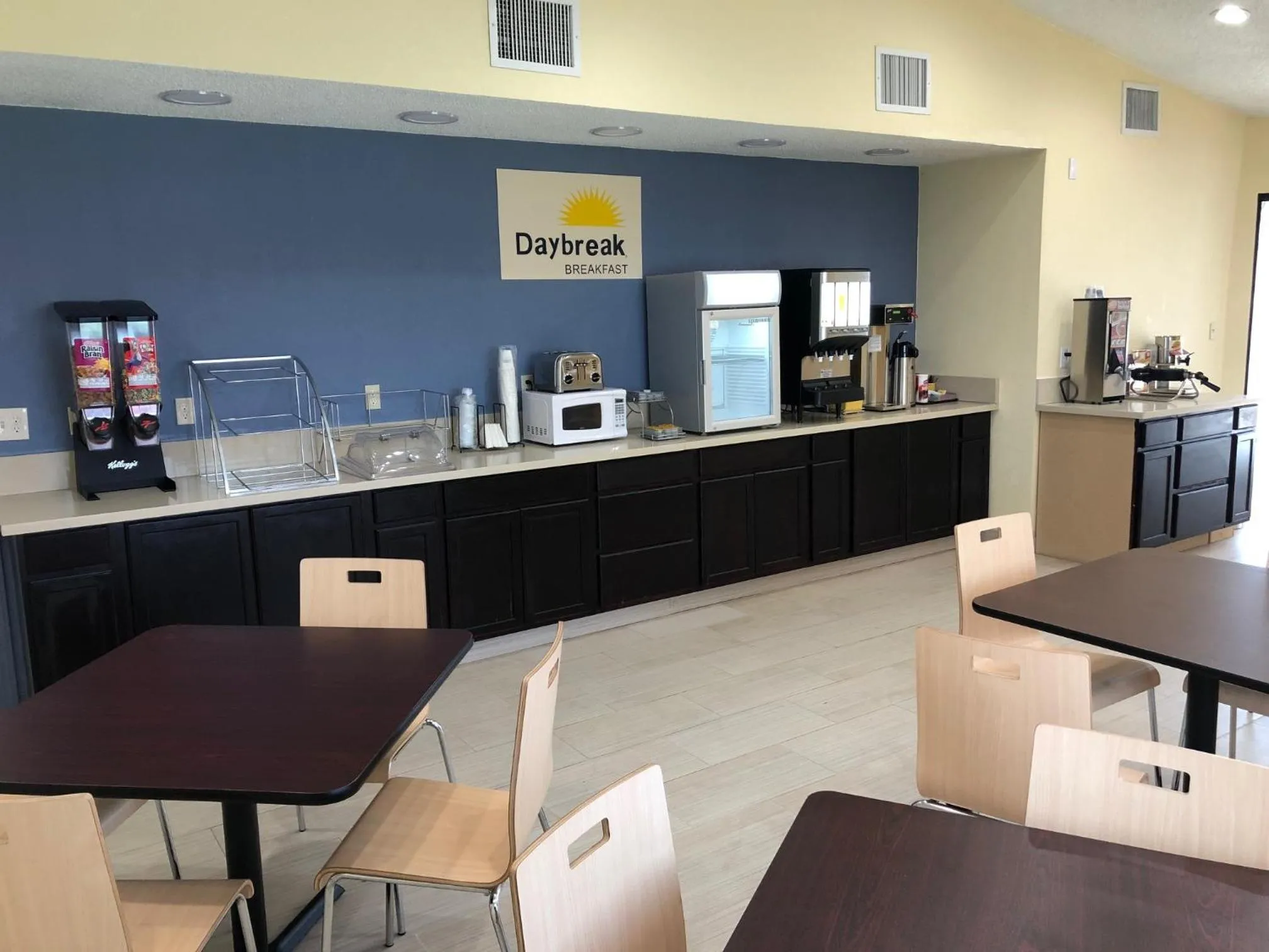 Continental breakfast in Days Inn by Wyndham King-Winston Salem Area