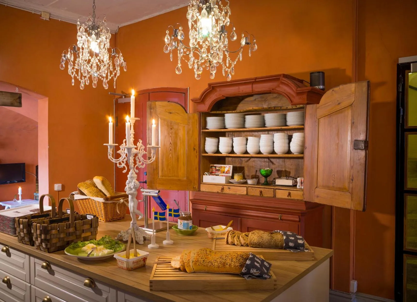 Restaurant/places to eat in Kastellet Bed & Breakfast
