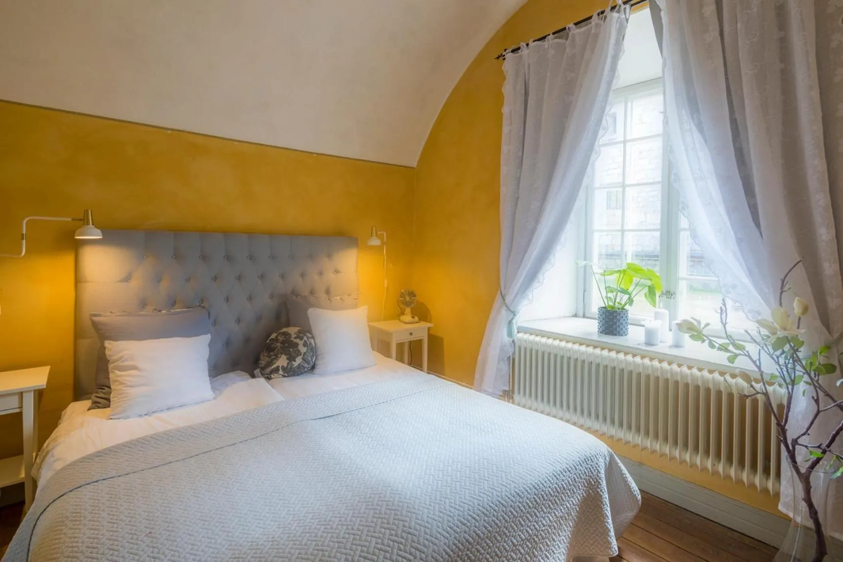 Bed in Kastellet Bed & Breakfast