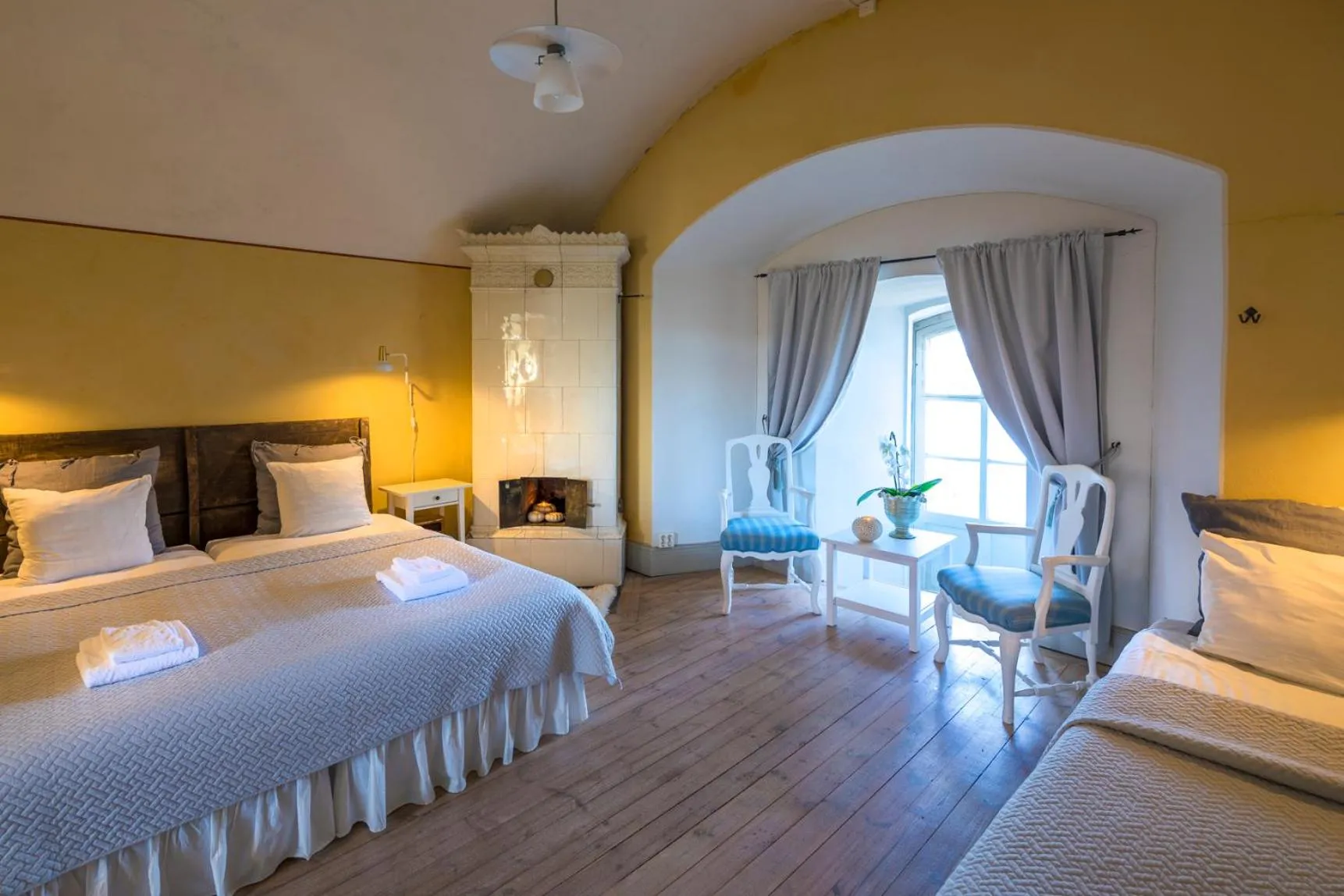 Bed in Kastellet Bed & Breakfast