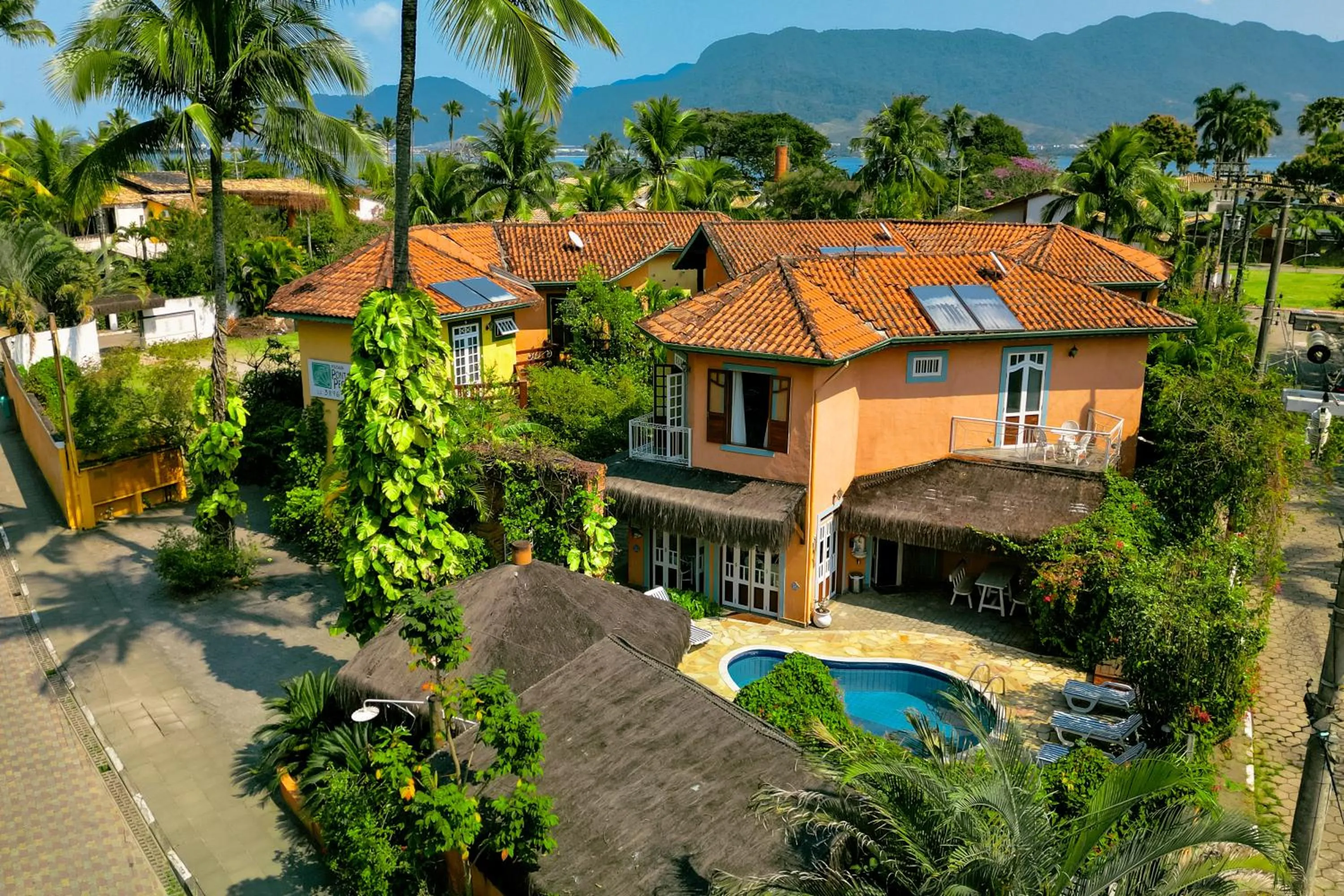 Property building in VELINN Pousada Ponta do Pequeah