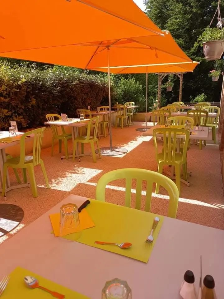 Patio in Logis Auberge De La Plaine