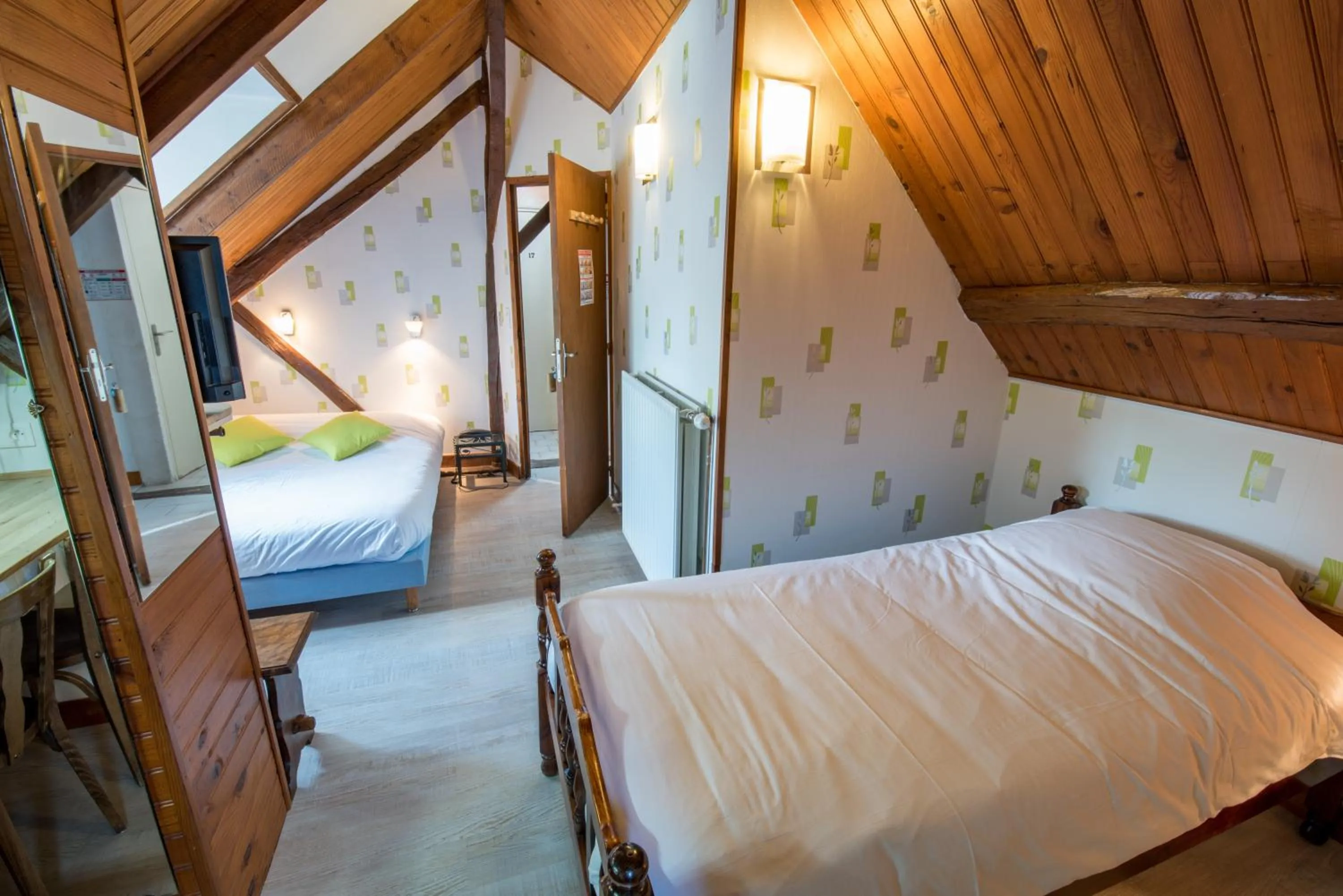 Bedroom, Bed in Logis Auberge De La Plaine