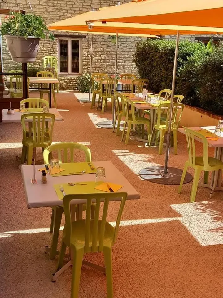 Patio in Logis Auberge De La Plaine