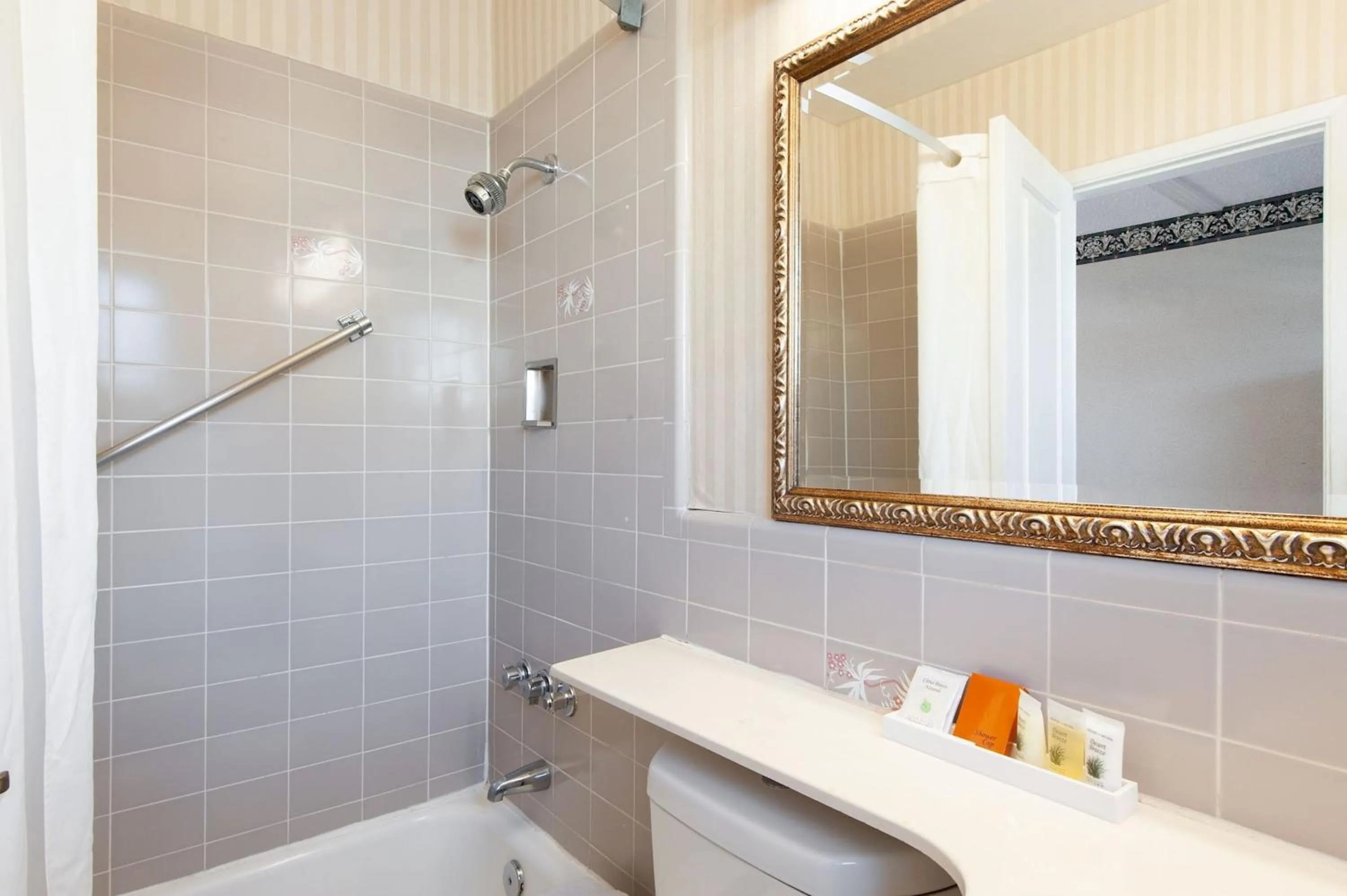 Bathroom in Studio City Court Yard Hotel