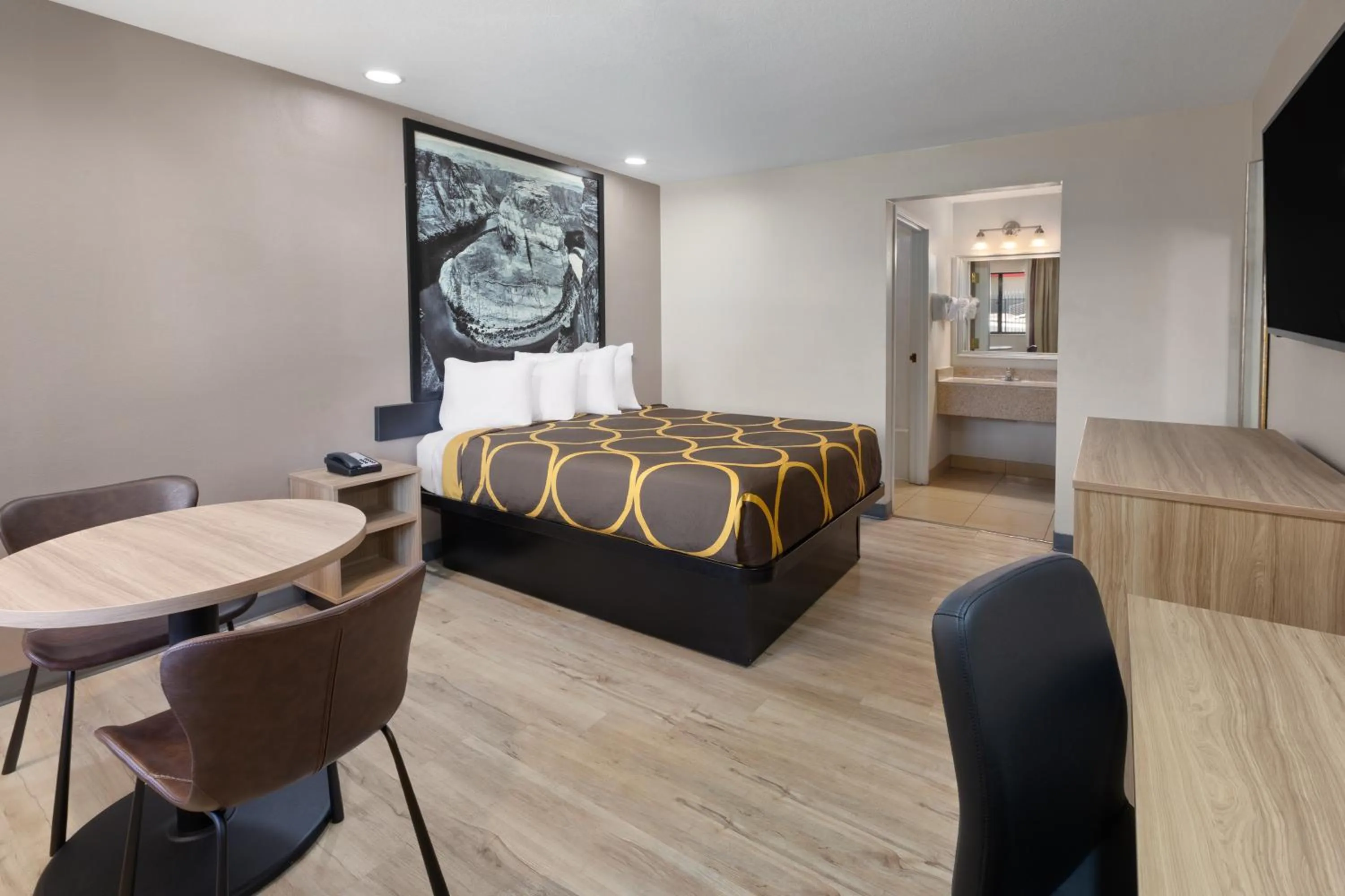 Bed in Super 8 by Wyndham Tucson/Grant Road Area AZ