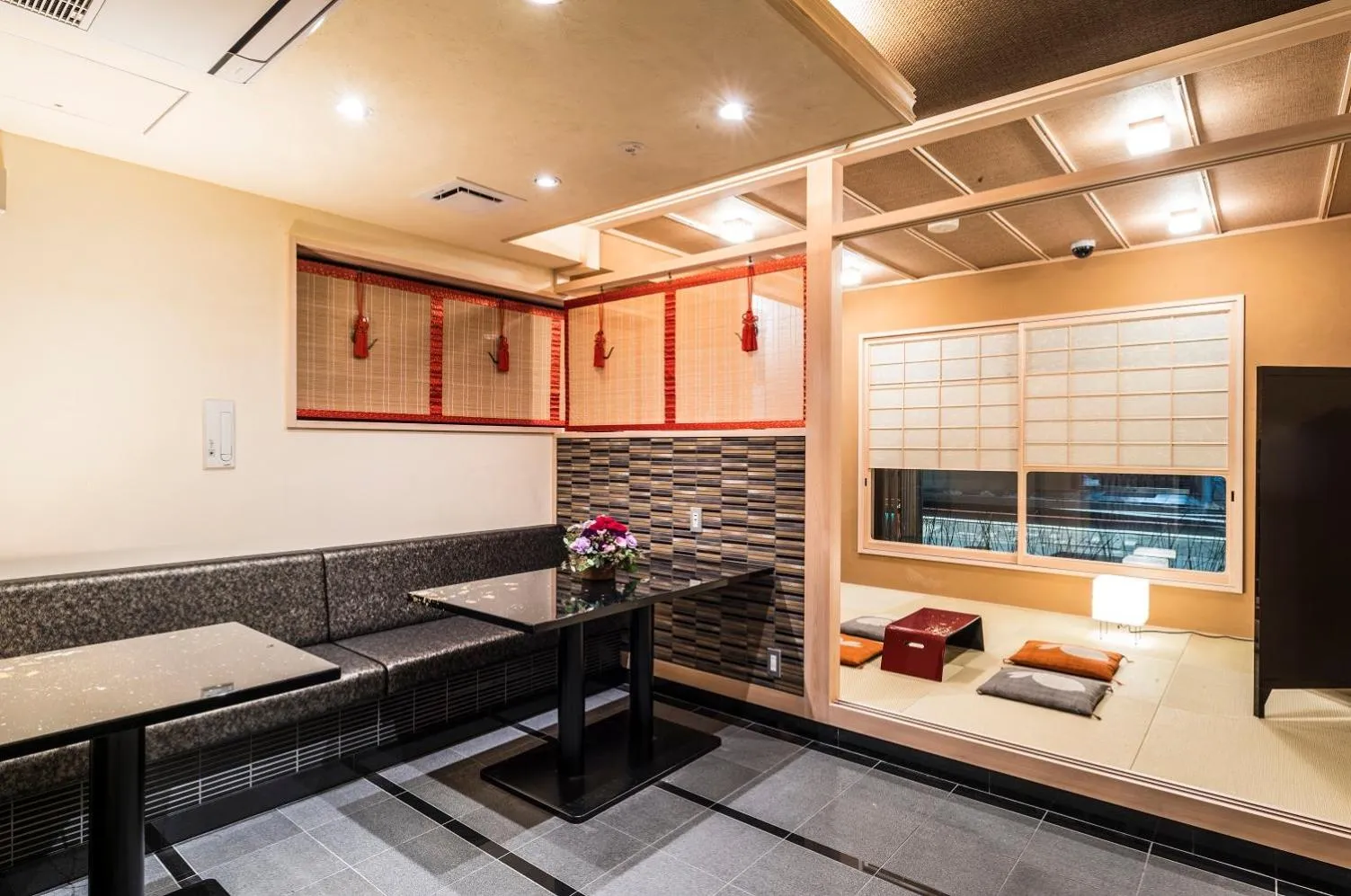 Communal lounge/ TV room in Hotel Alza Kyoto