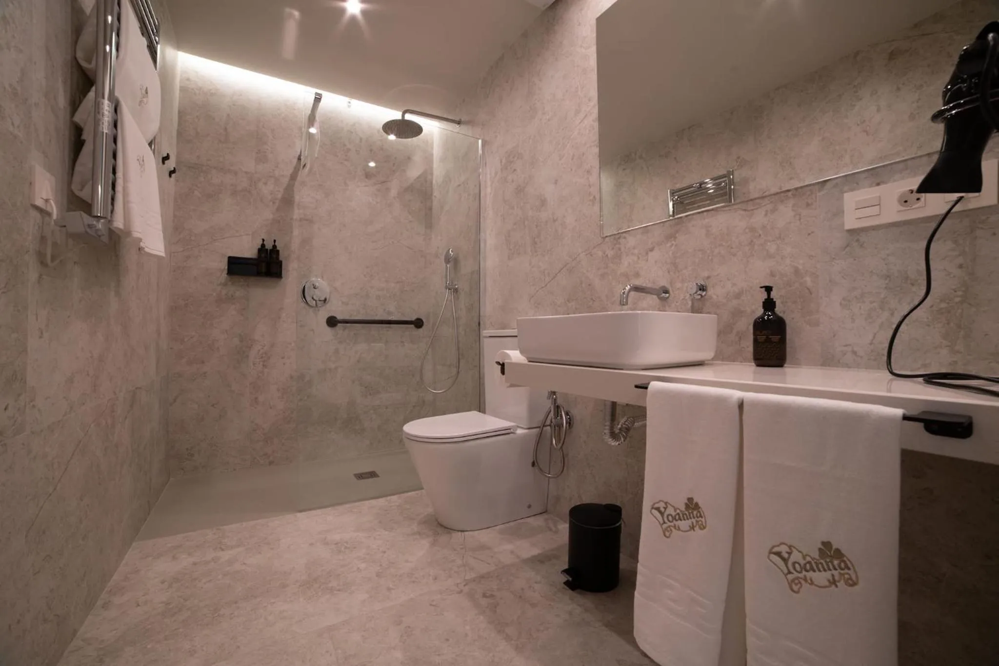 Bathroom in Yoanna Hotel
