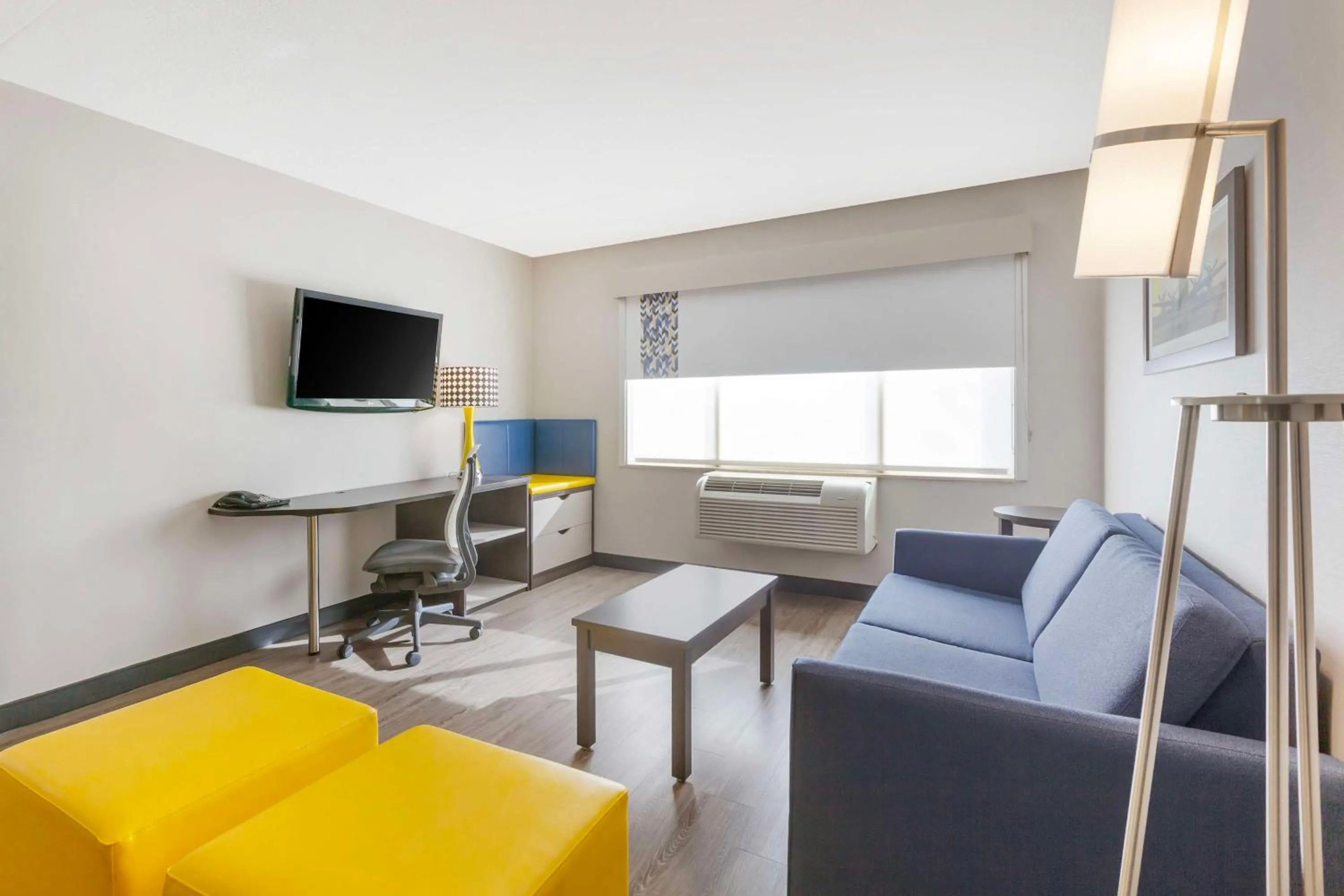 Bedroom in GLō Best Western Mississauga Corporate Centre