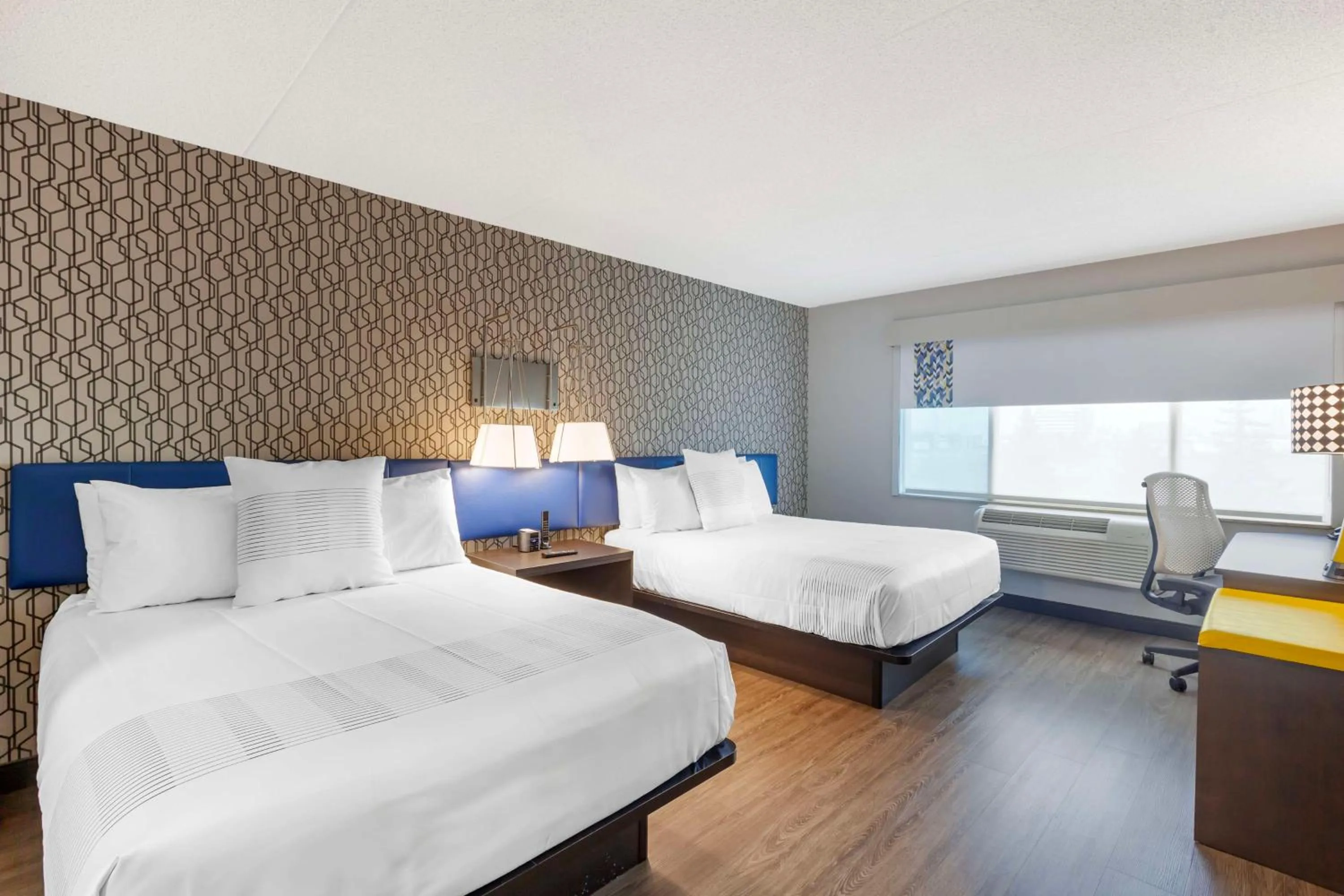 Bedroom, Bed in GLō Best Western Mississauga Corporate Centre