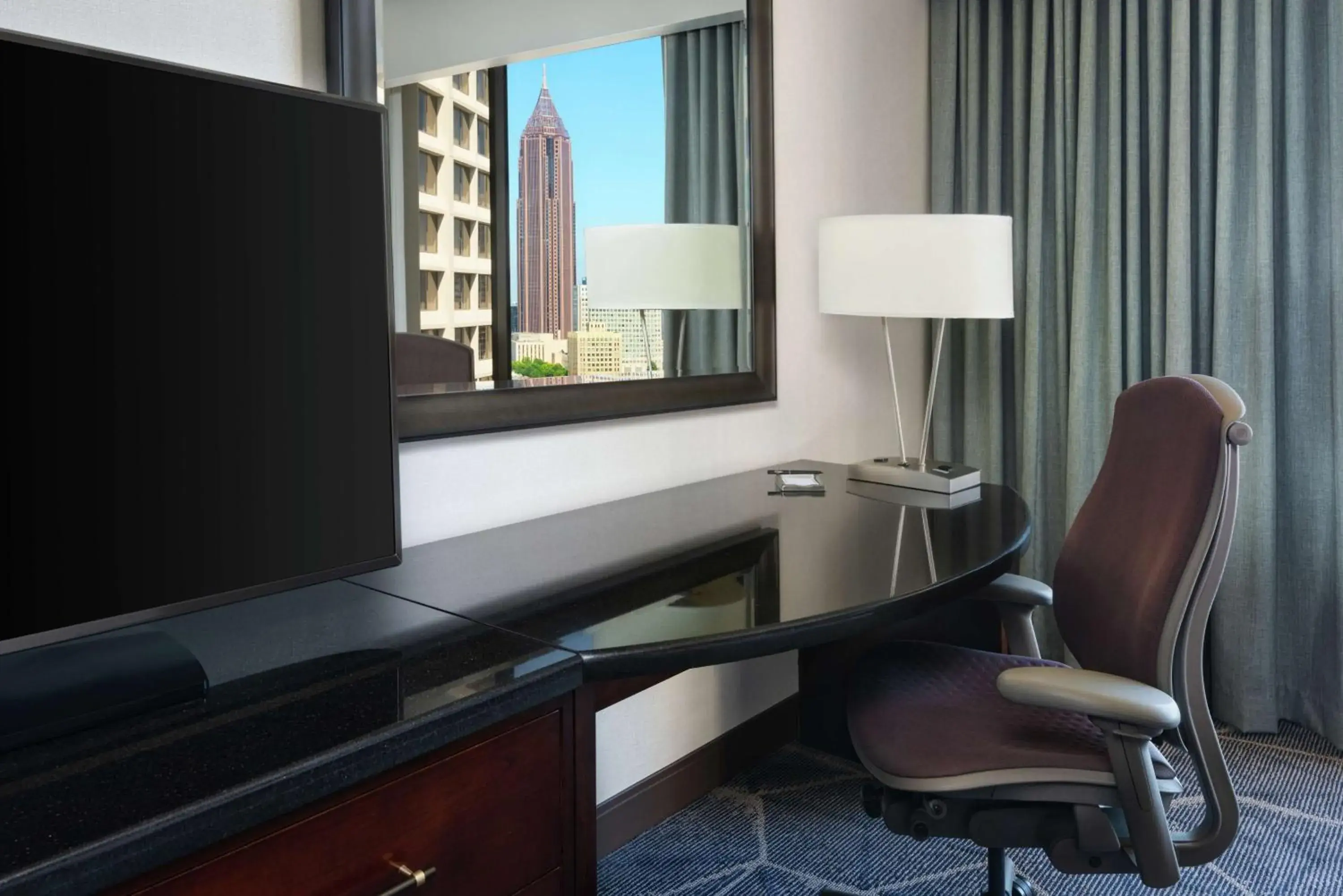 Double Room with City View in Hilton Atlanta Double Room with City View in Hilton Atlanta