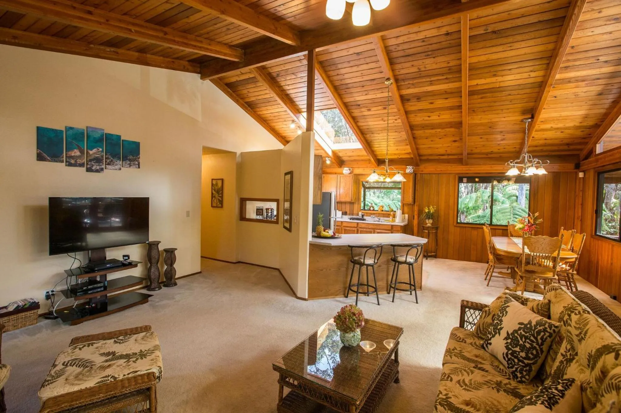 Living room in Hale Mauna Loa Upper Level with shared Hot Tub