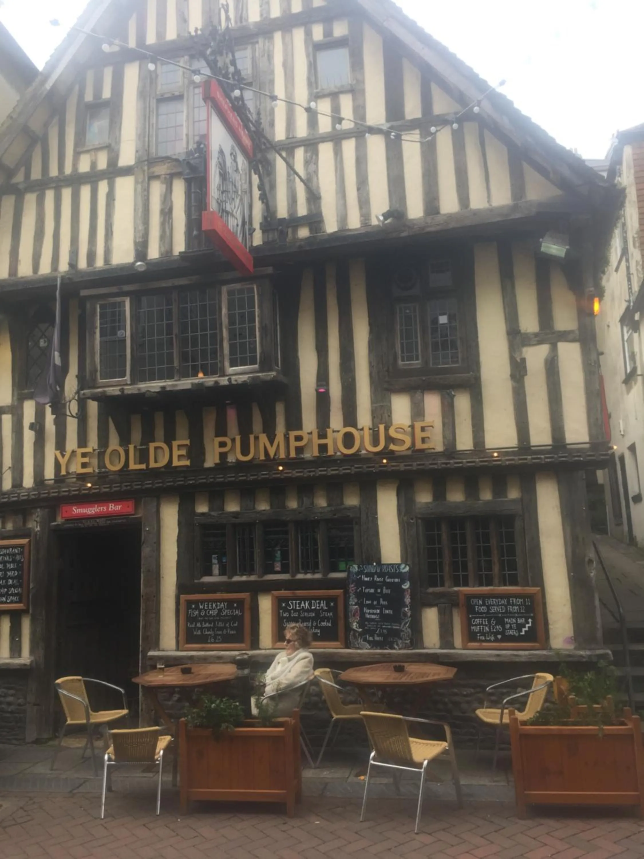 Restaurant/places to eat in Alexanders