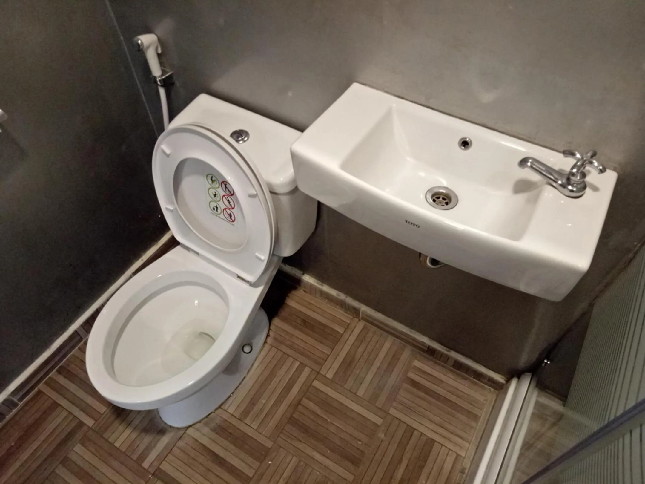 Shower in Hau Eco Lodges Citumang Pangandaran