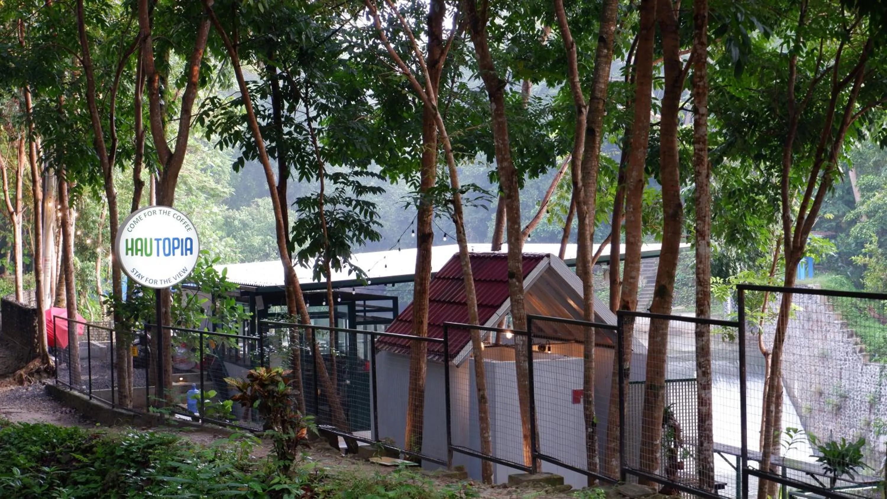 Restaurant/places to eat in Hau Eco Lodges Citumang Pangandaran