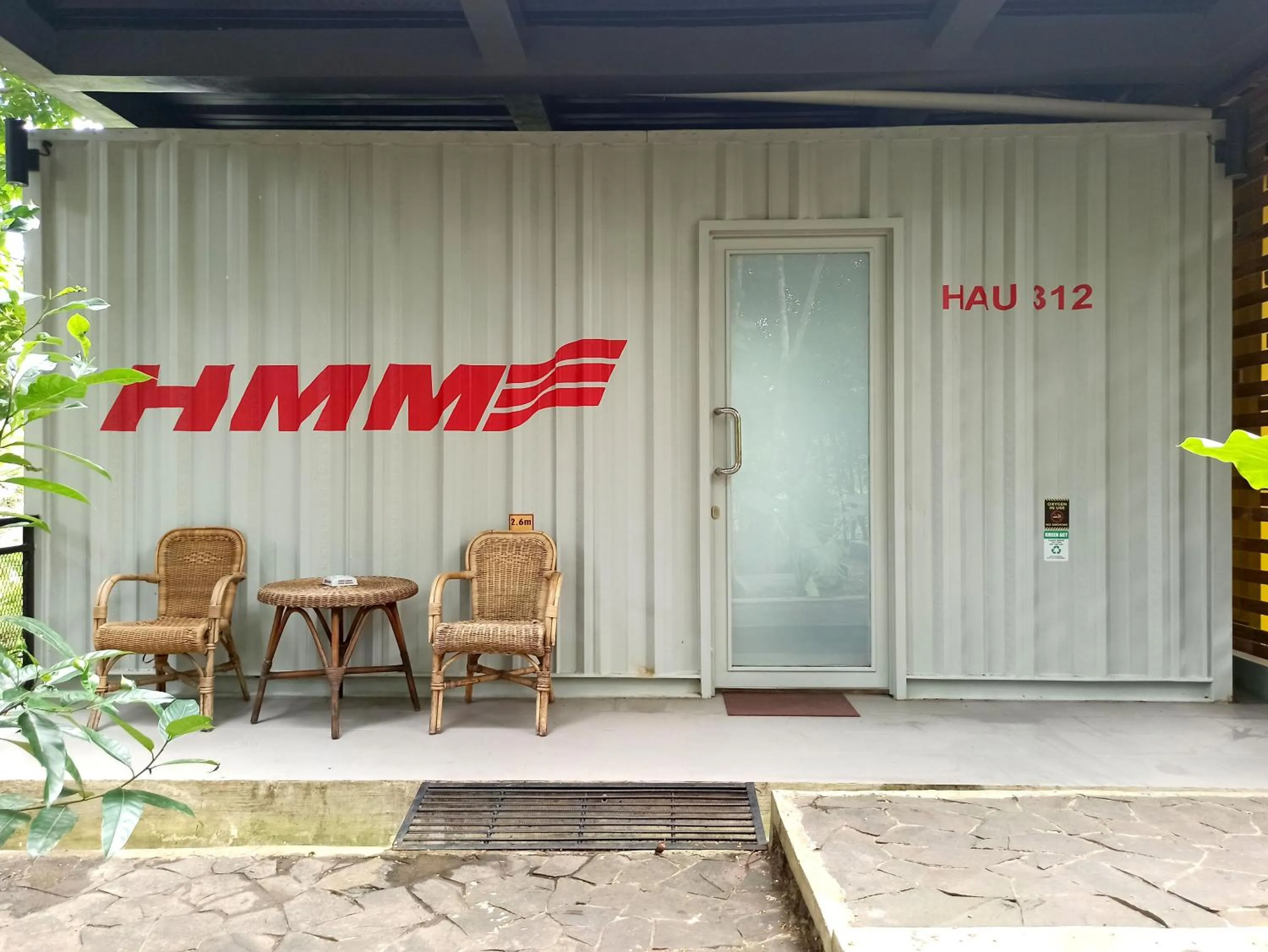 Balcony/Terrace in Hau Eco Lodges Citumang Pangandaran