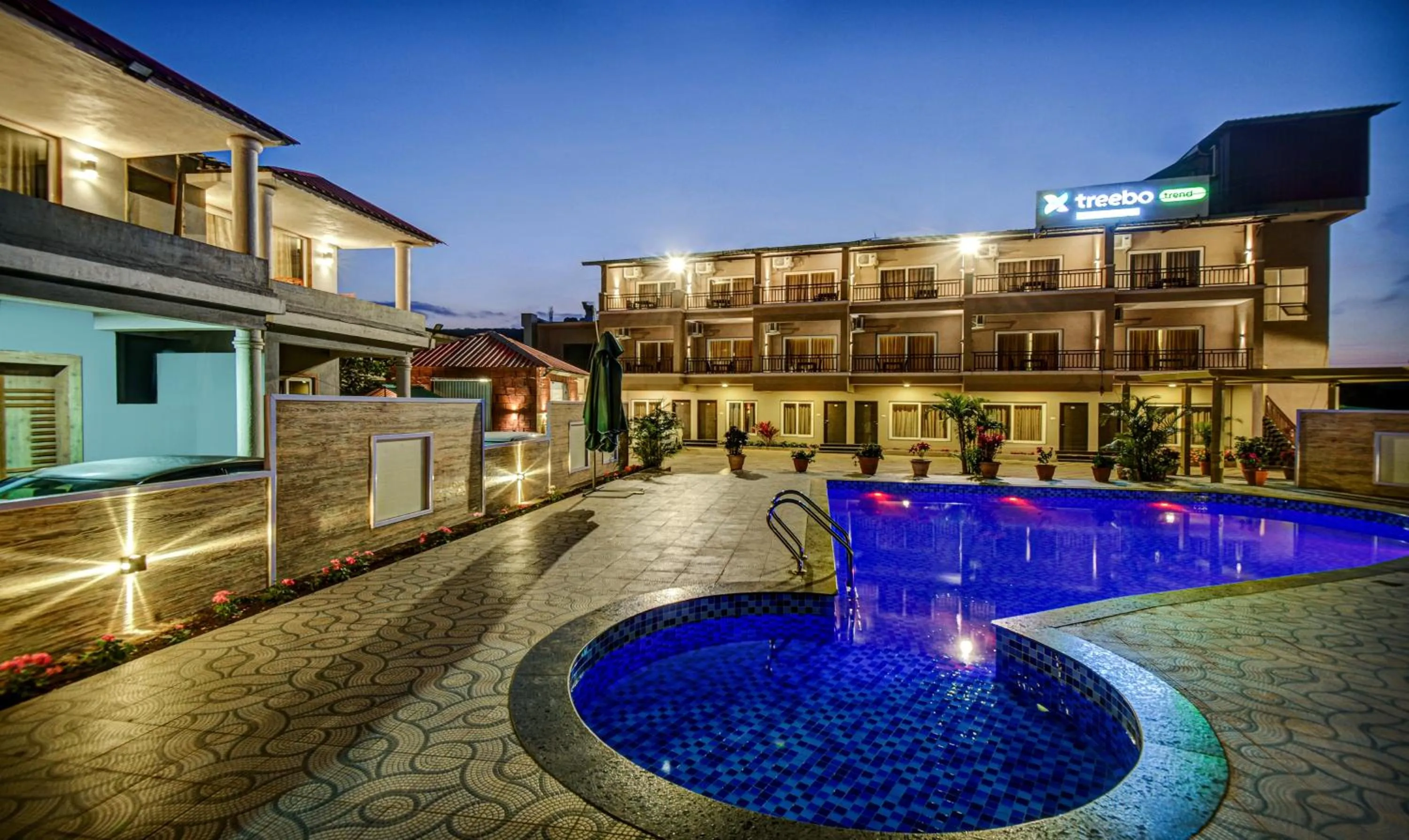 Facade/entrance in Treebo JP Cottage