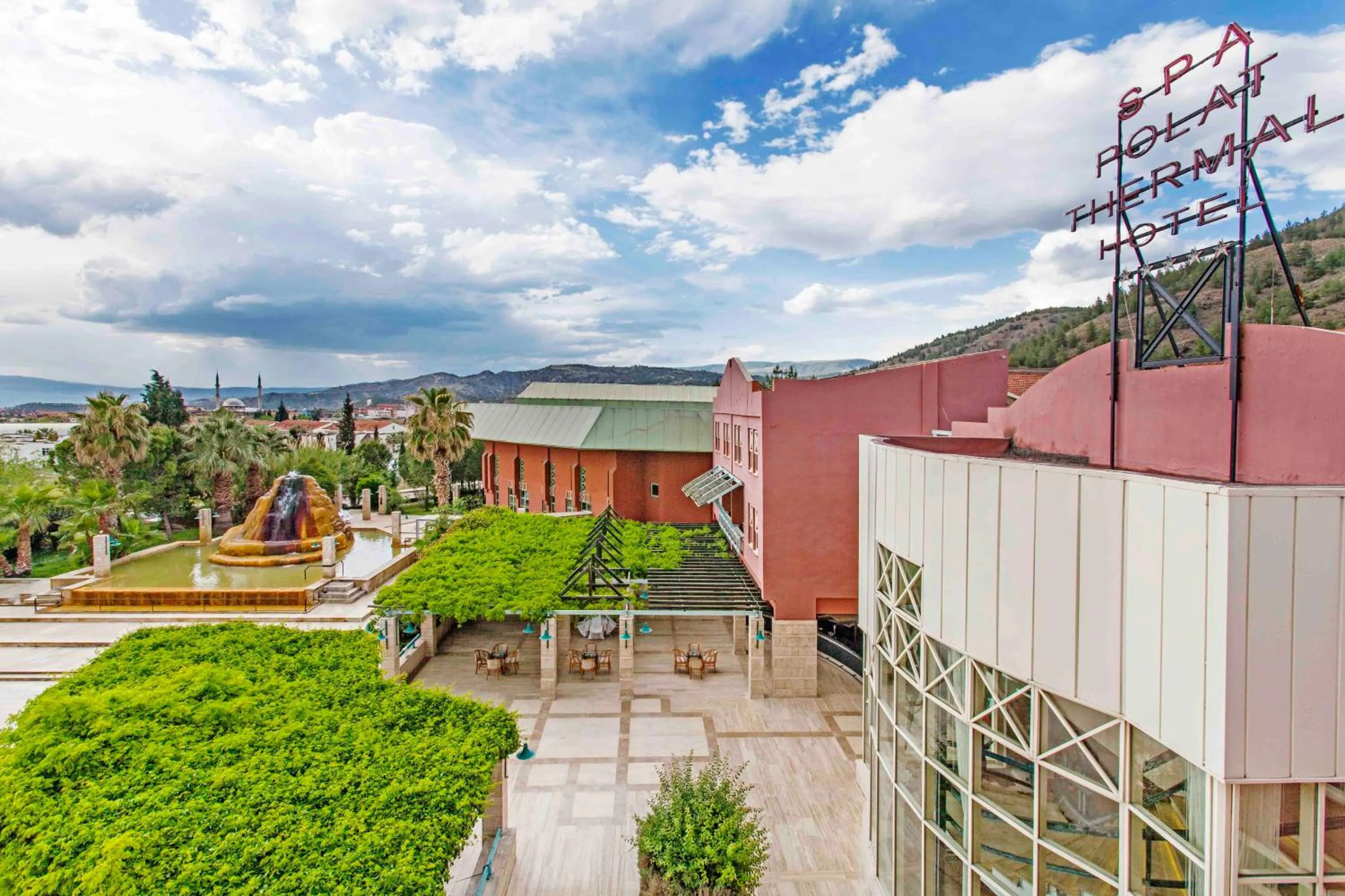 Garden in Polat Thermal Hotel