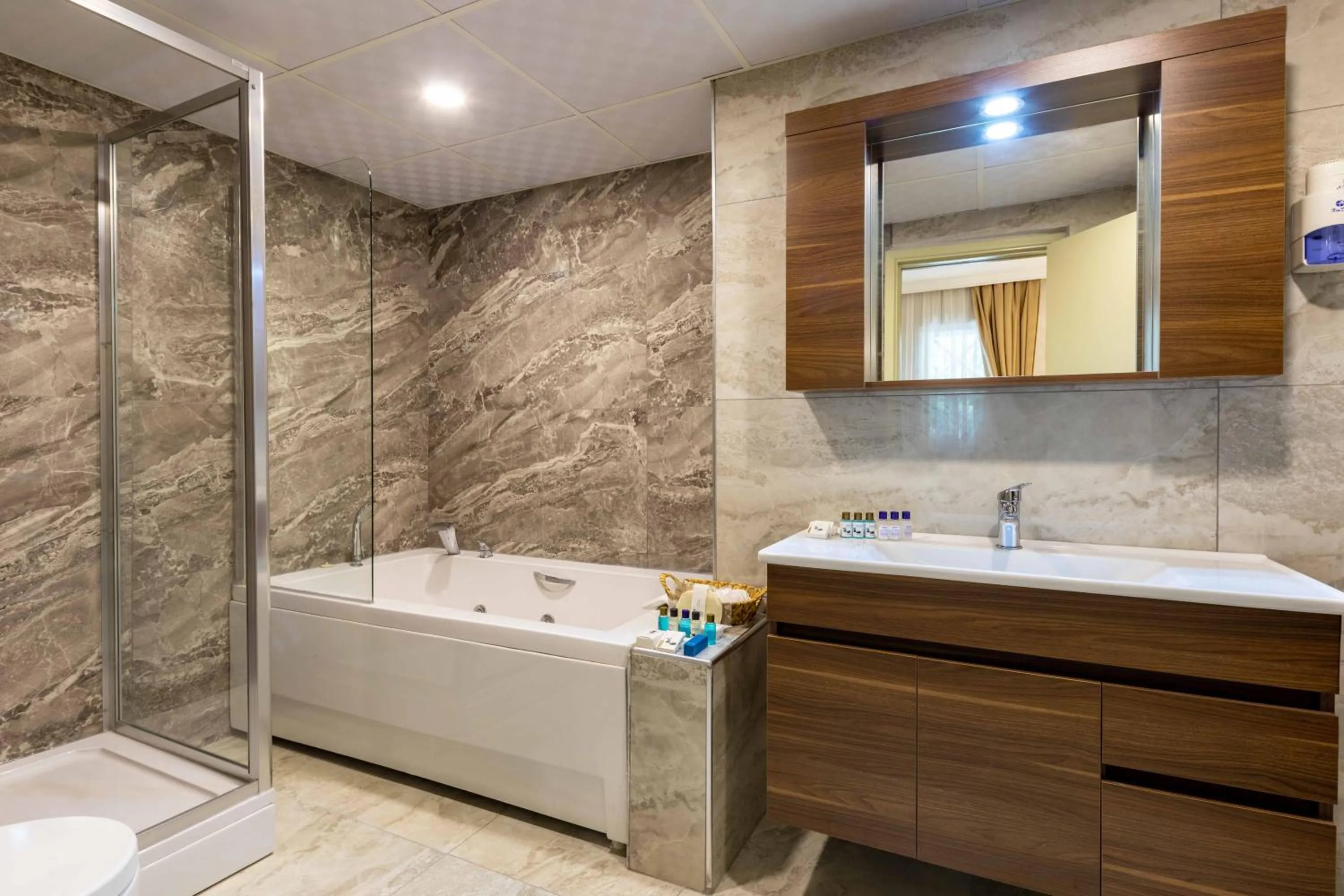 Shower in Polat Thermal Hotel