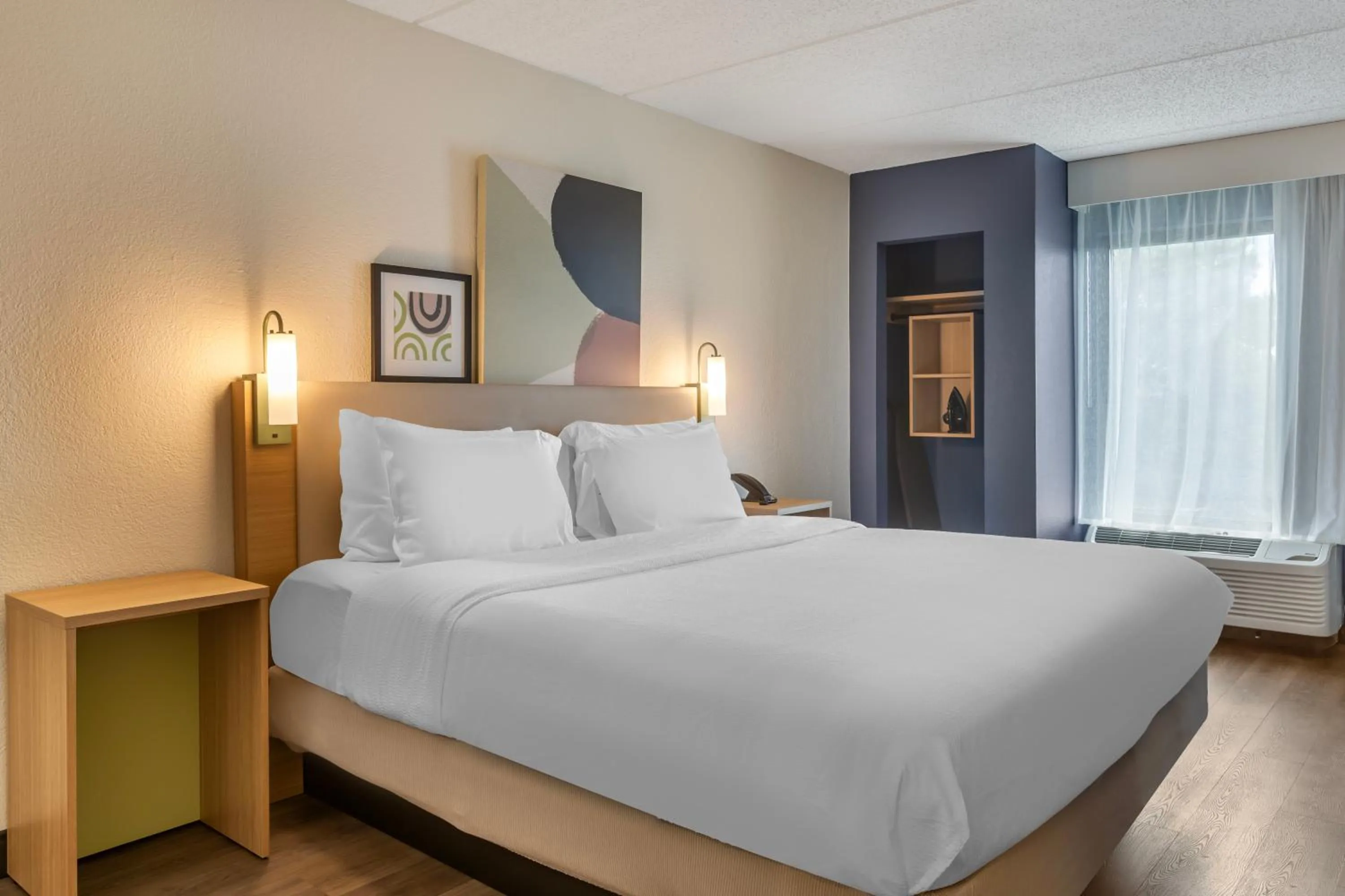 Bed in Spark by Hilton Atlanta Airport South College Park